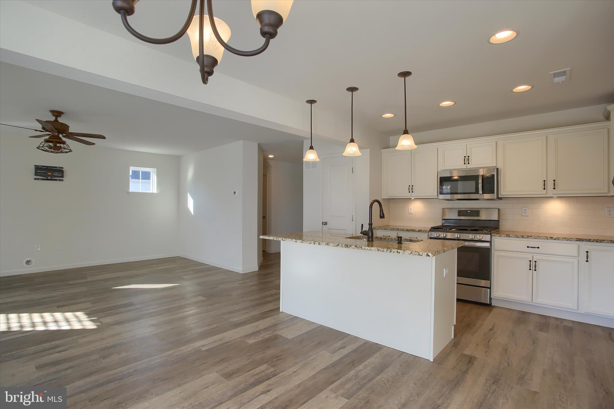 DICKINSON PLACE - Residential