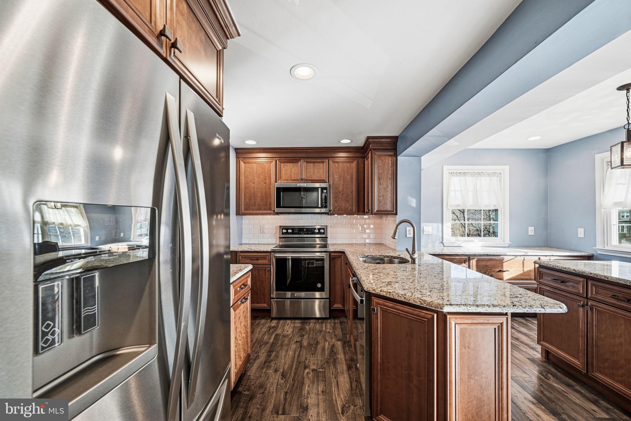 COLONIAL PARK - Residential