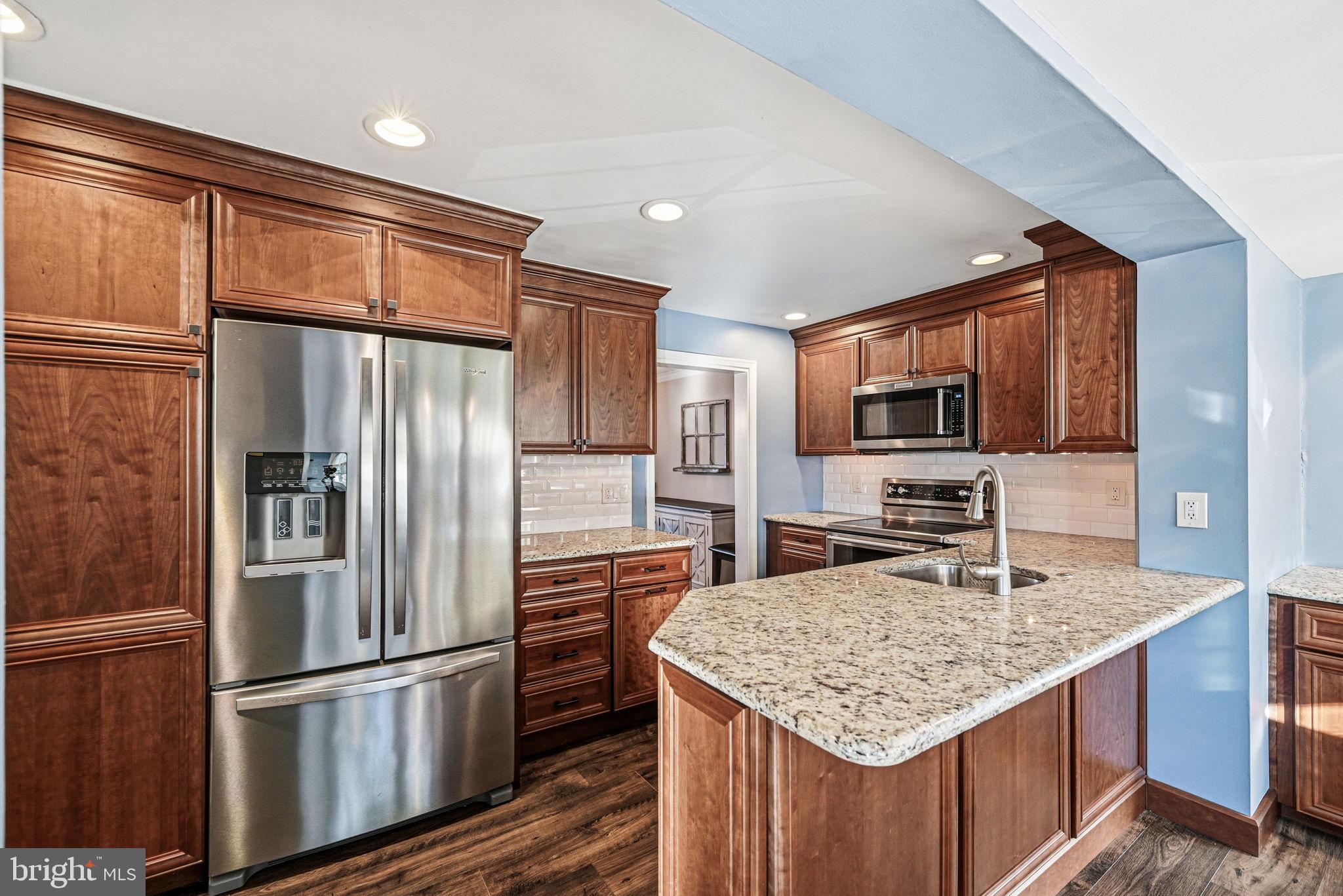 COLONIAL PARK - Residential