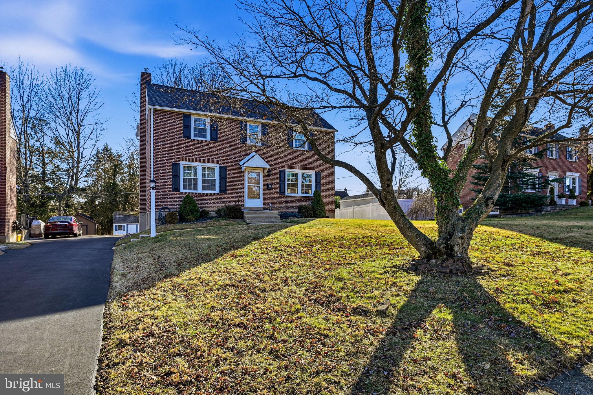 COLONIAL PARK - Residential