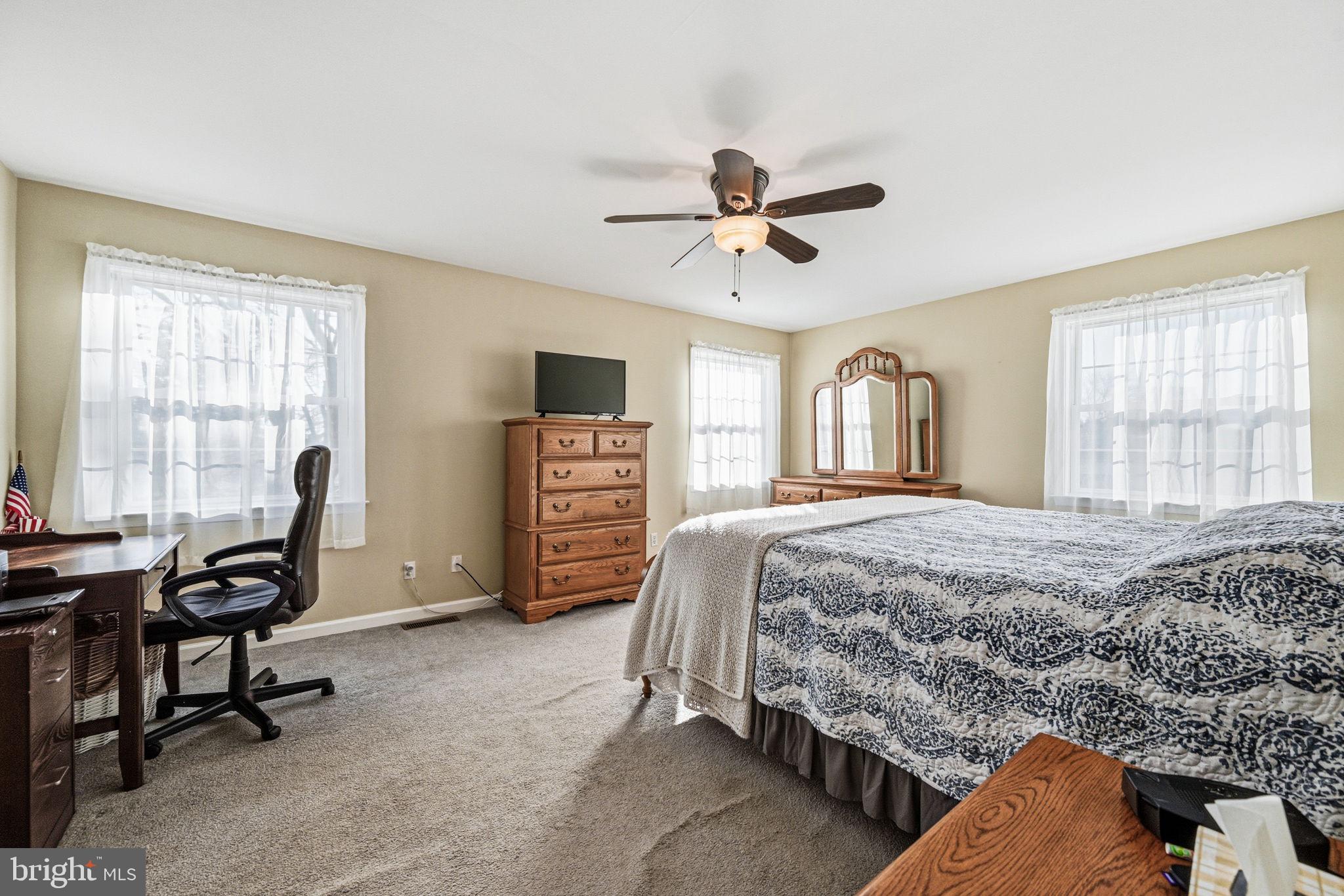 COLONIAL PARK - Residential