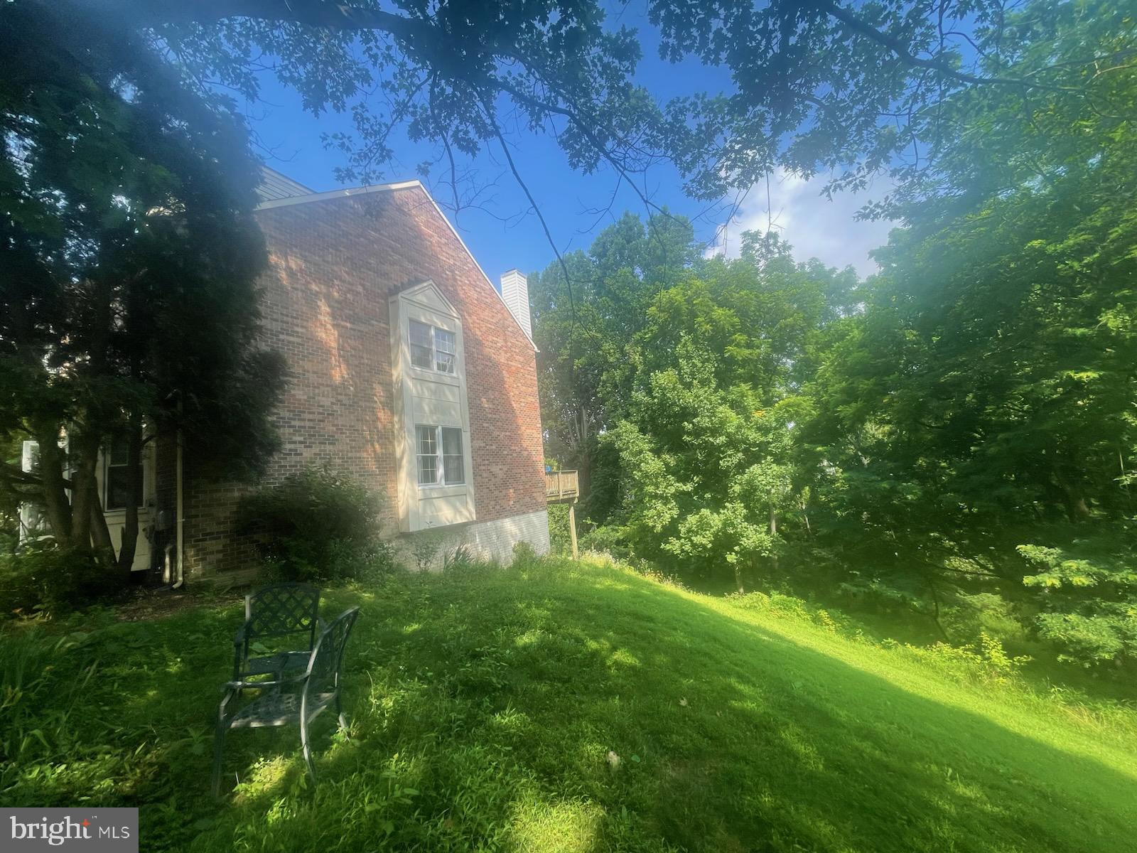 10 HIGHLANDS COURT