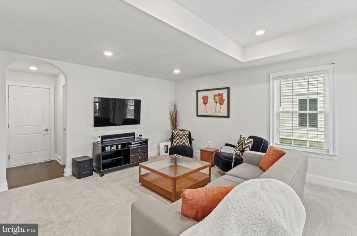 510 CLIFF LANE