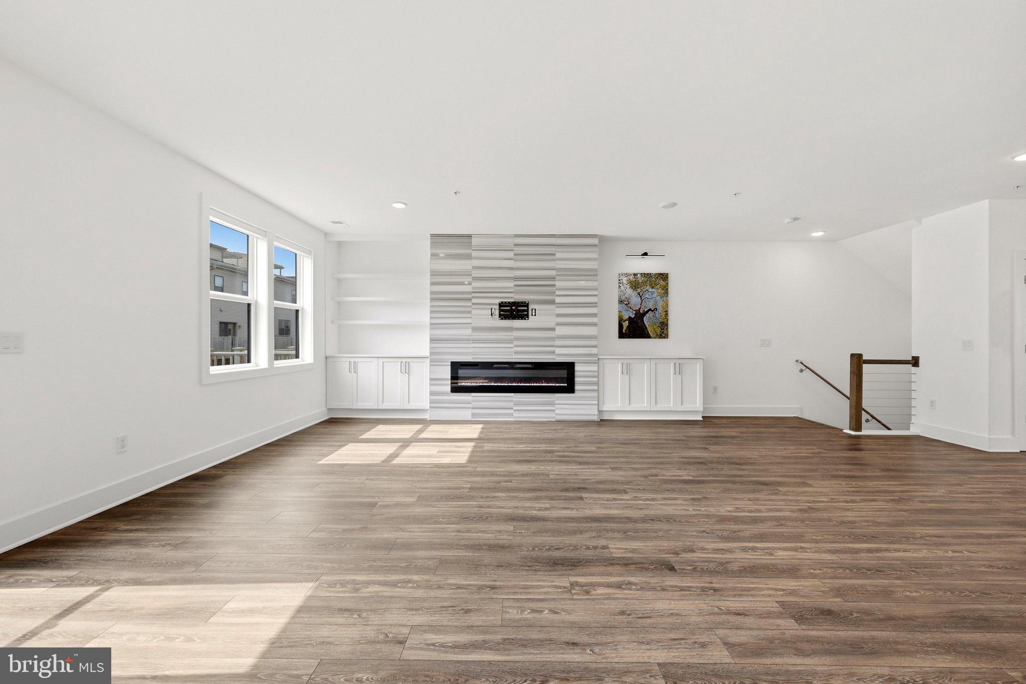 44824 TIVERTON SQUARE