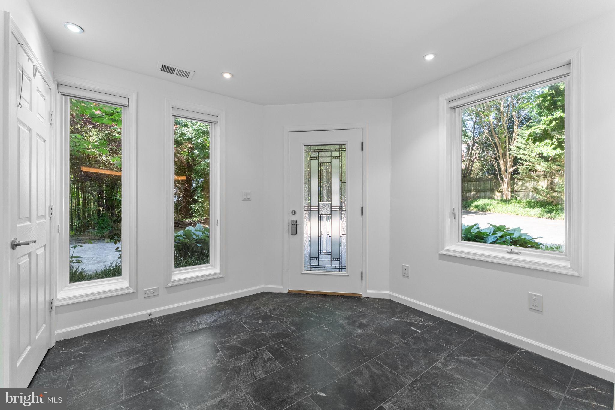 ANNANDALE - Residential