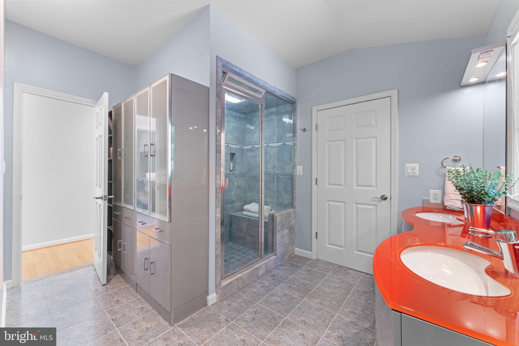 ANNANDALE - Residential