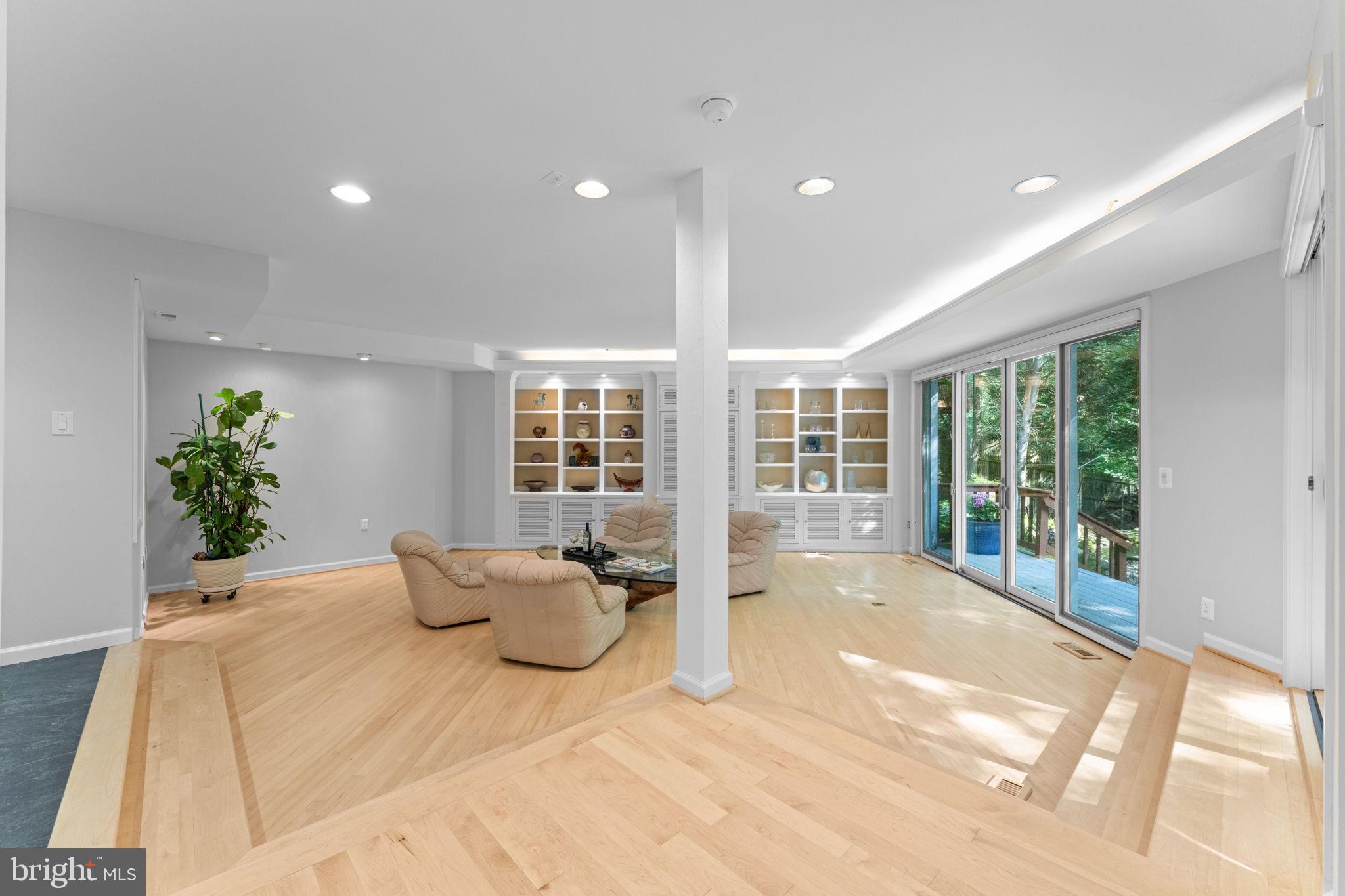 ANNANDALE - Residential