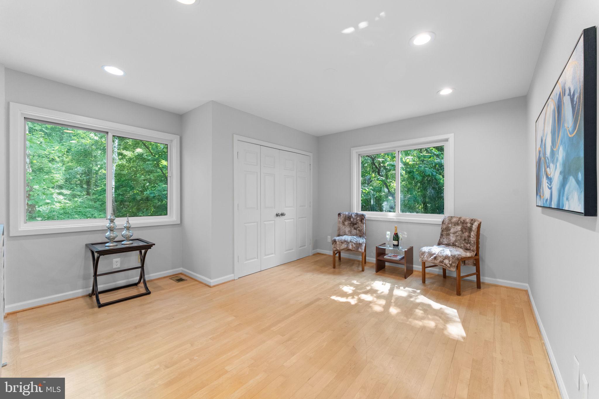 ANNANDALE - Residential