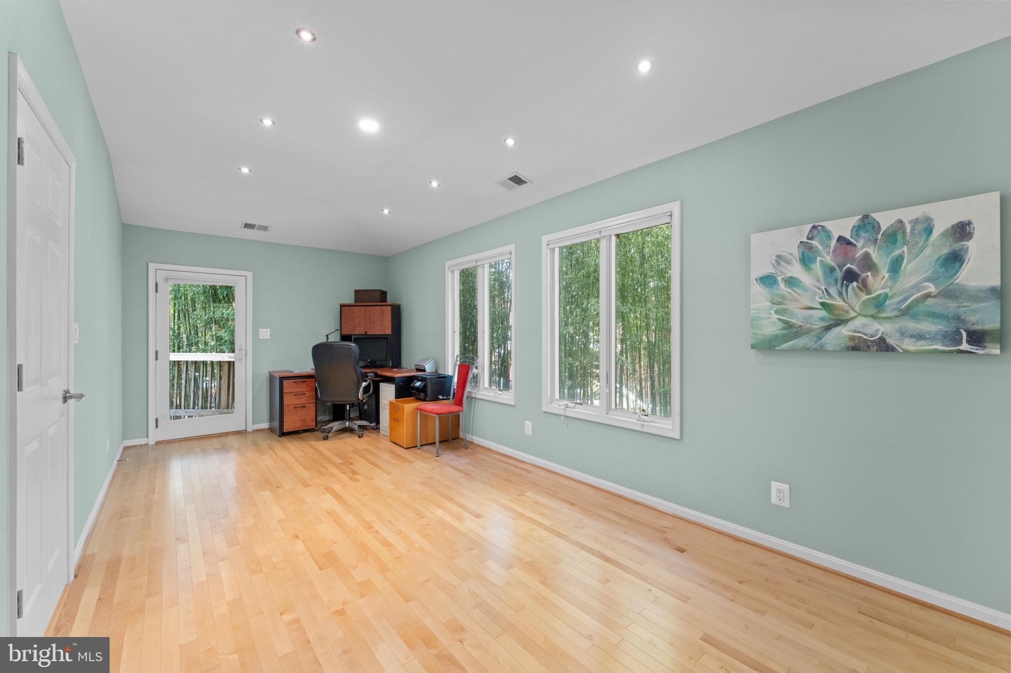 ANNANDALE - Residential