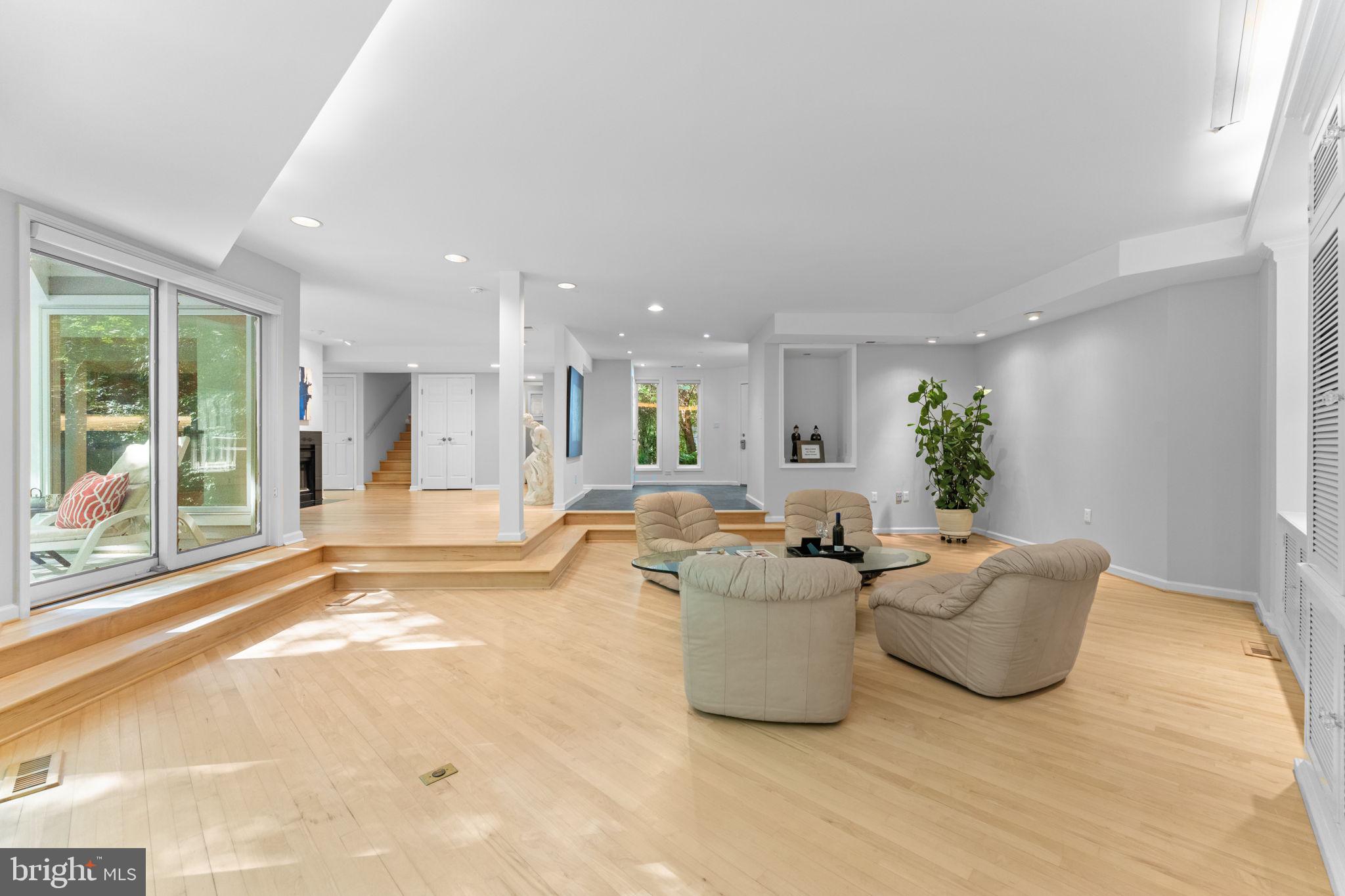 ANNANDALE - Residential