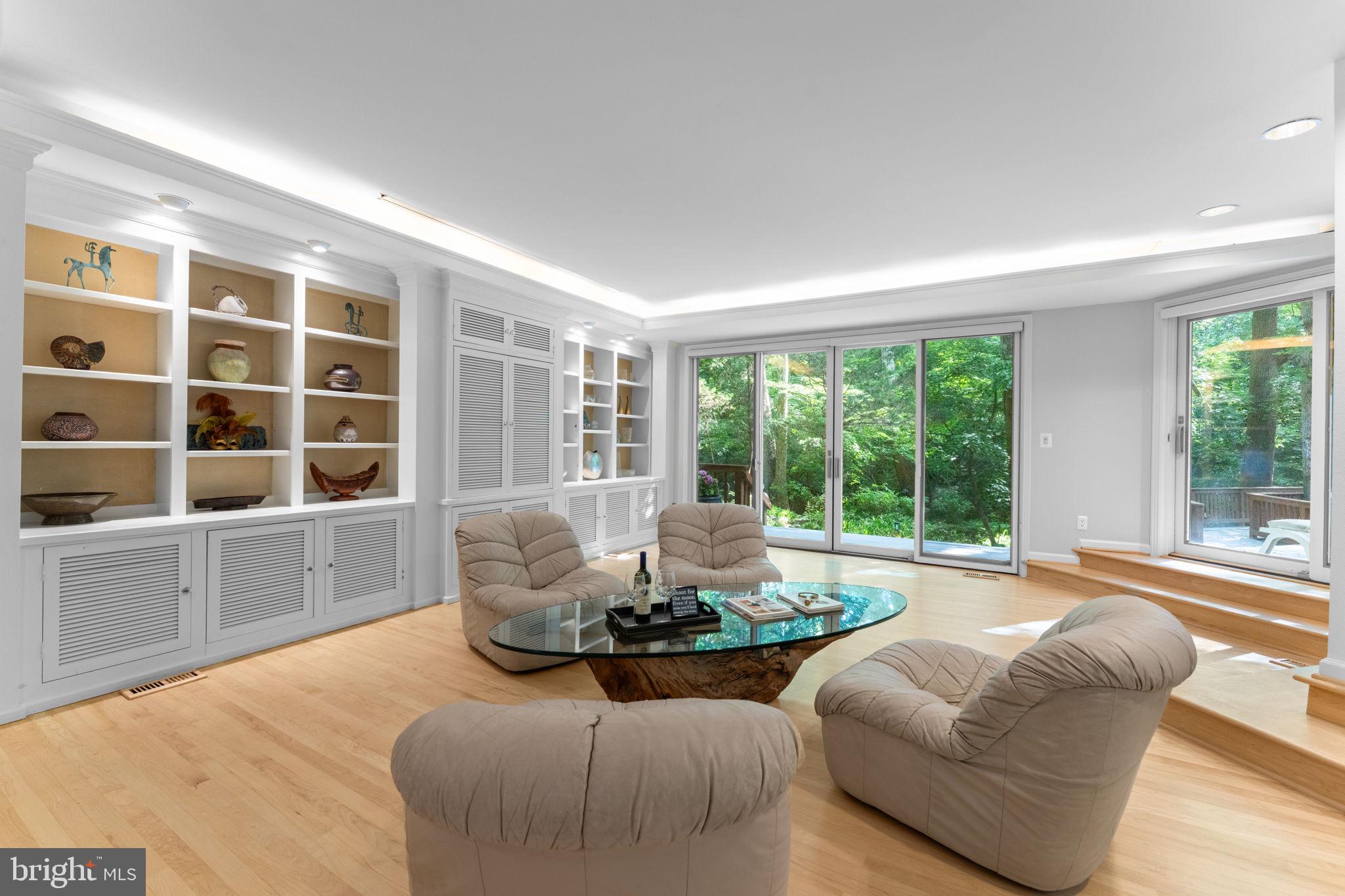 ANNANDALE - Residential