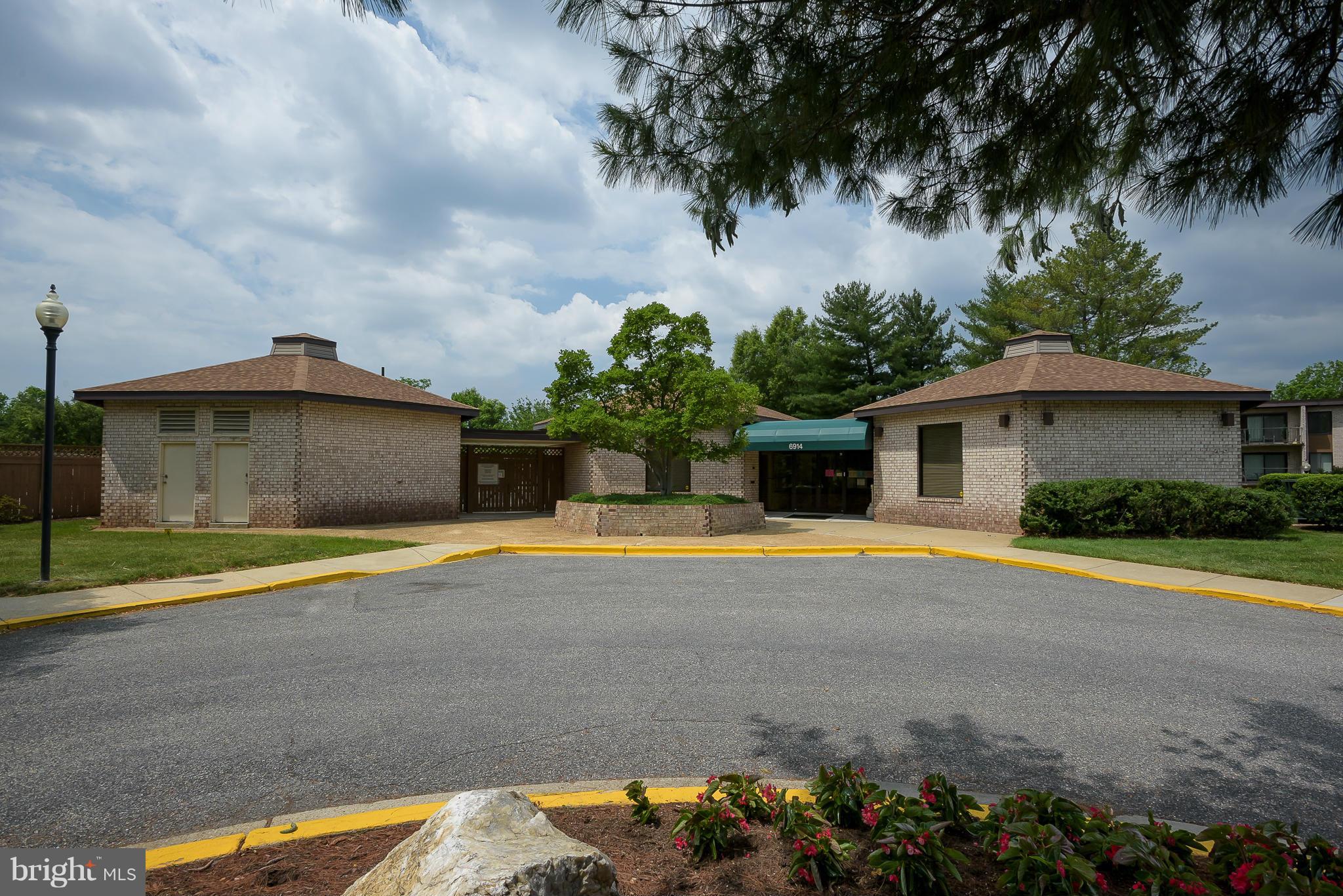 HUNTING RIDGE CONDOMINIUM - Residential