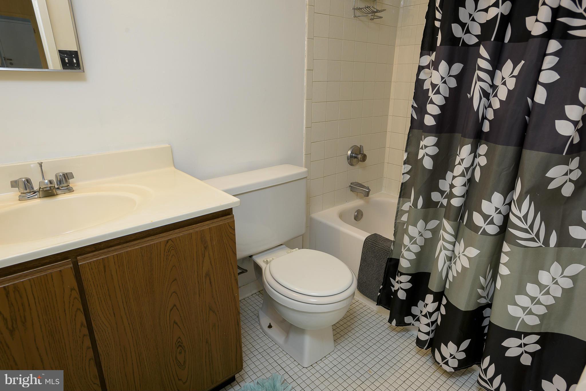 HUNTING RIDGE CONDOMINIUM - Residential