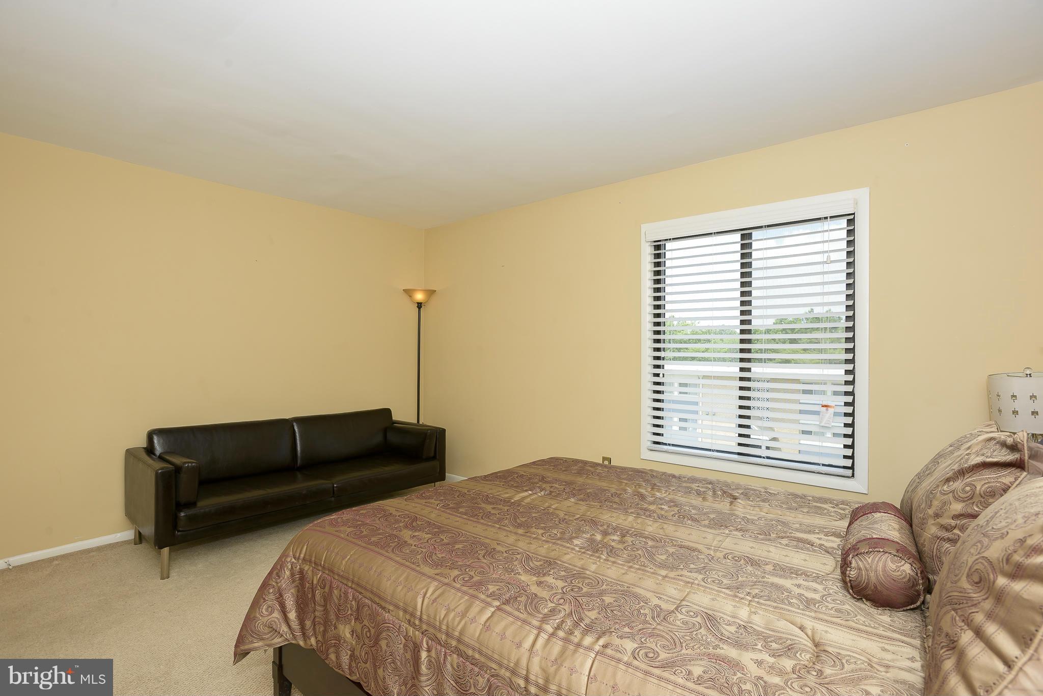 HUNTING RIDGE CONDOMINIUM - Residential