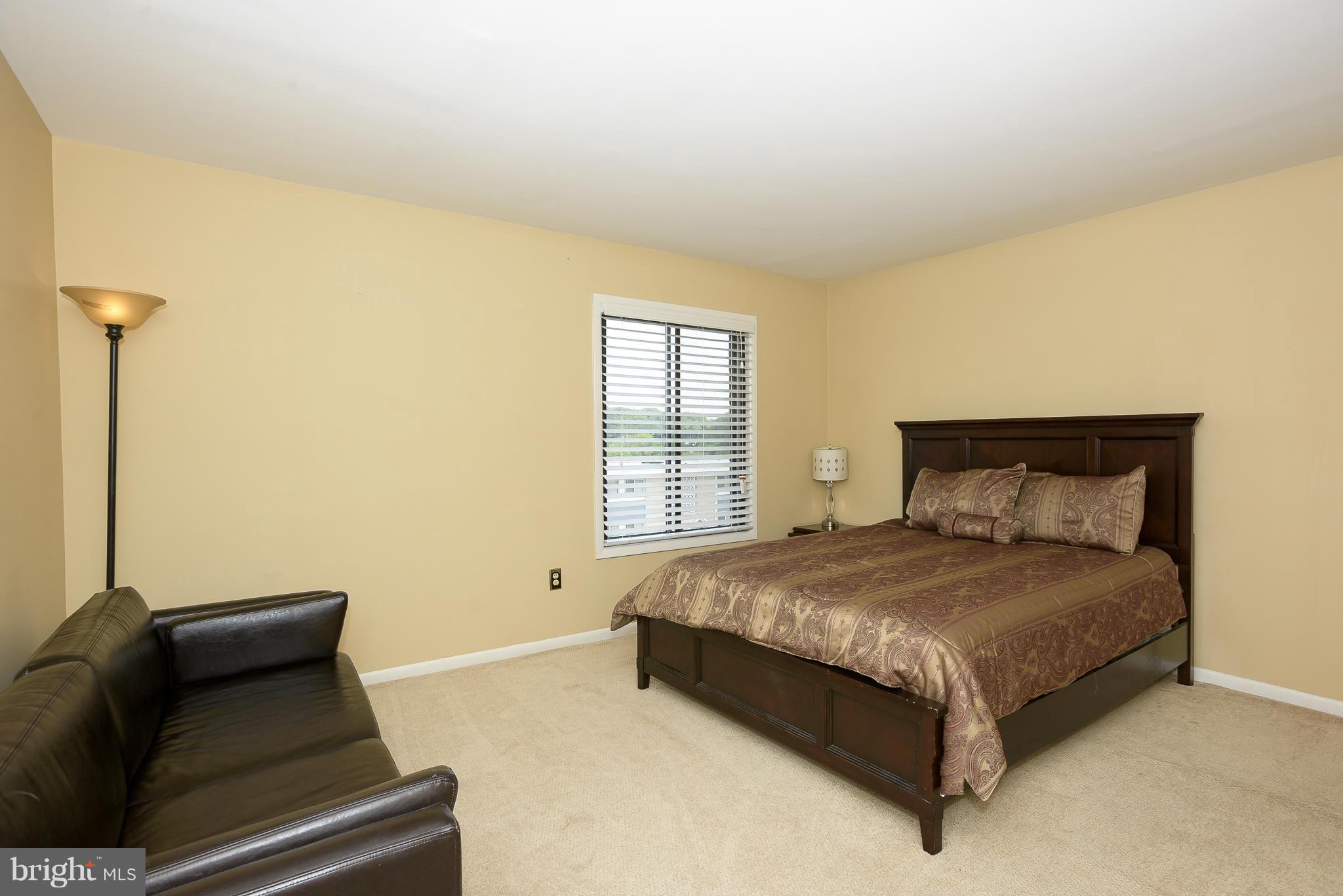 HUNTING RIDGE CONDOMINIUM - Residential