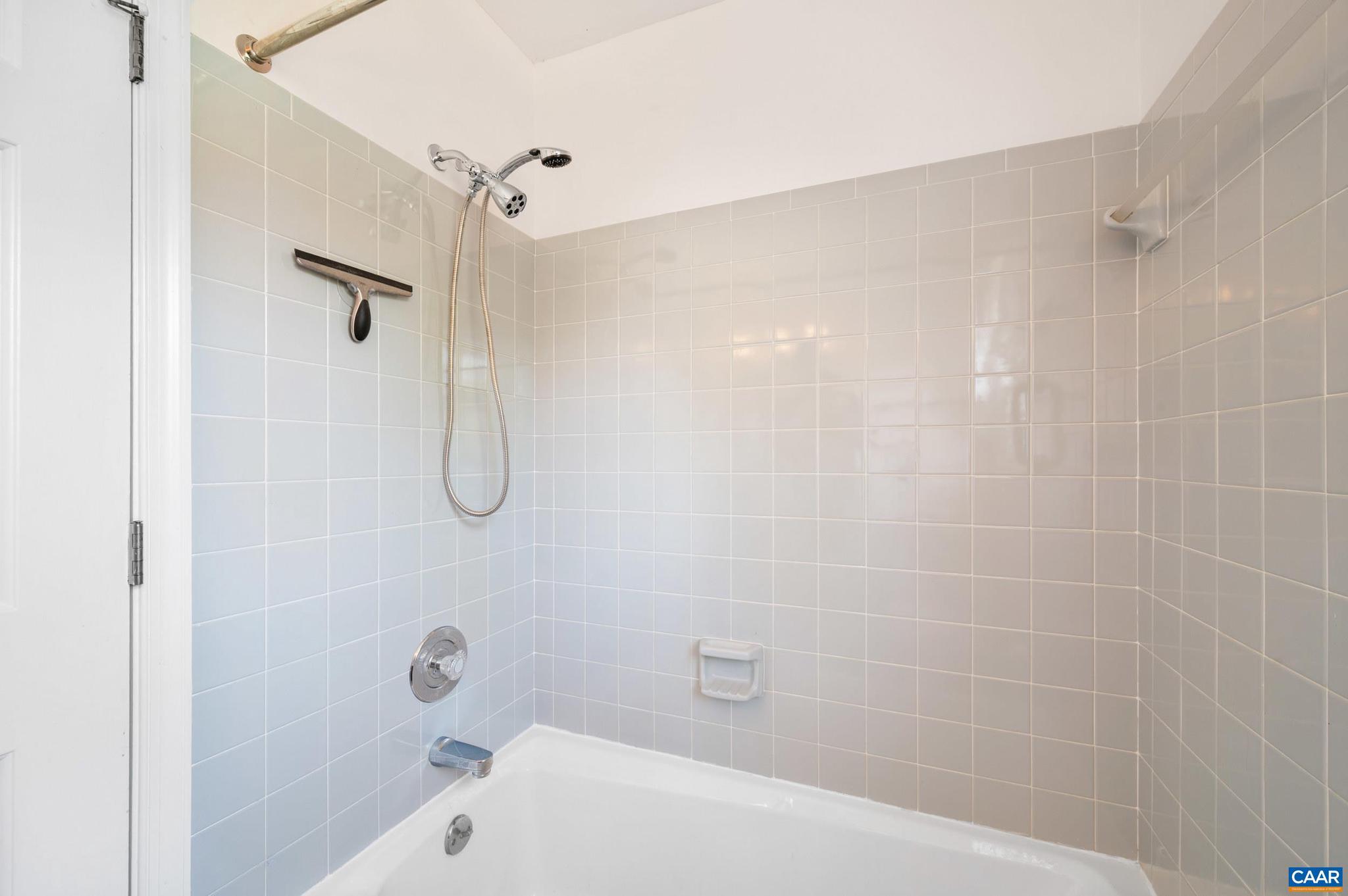 FAIRGROVE - Residential