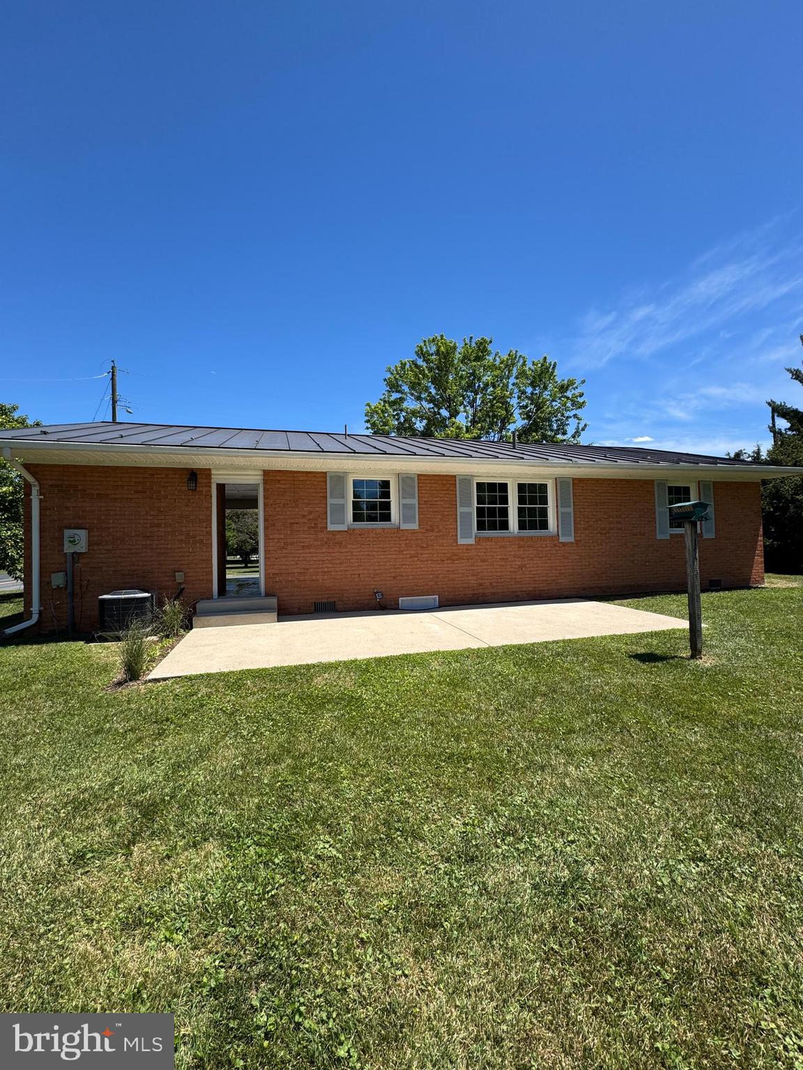 2 SPRINGCREST DRIVE