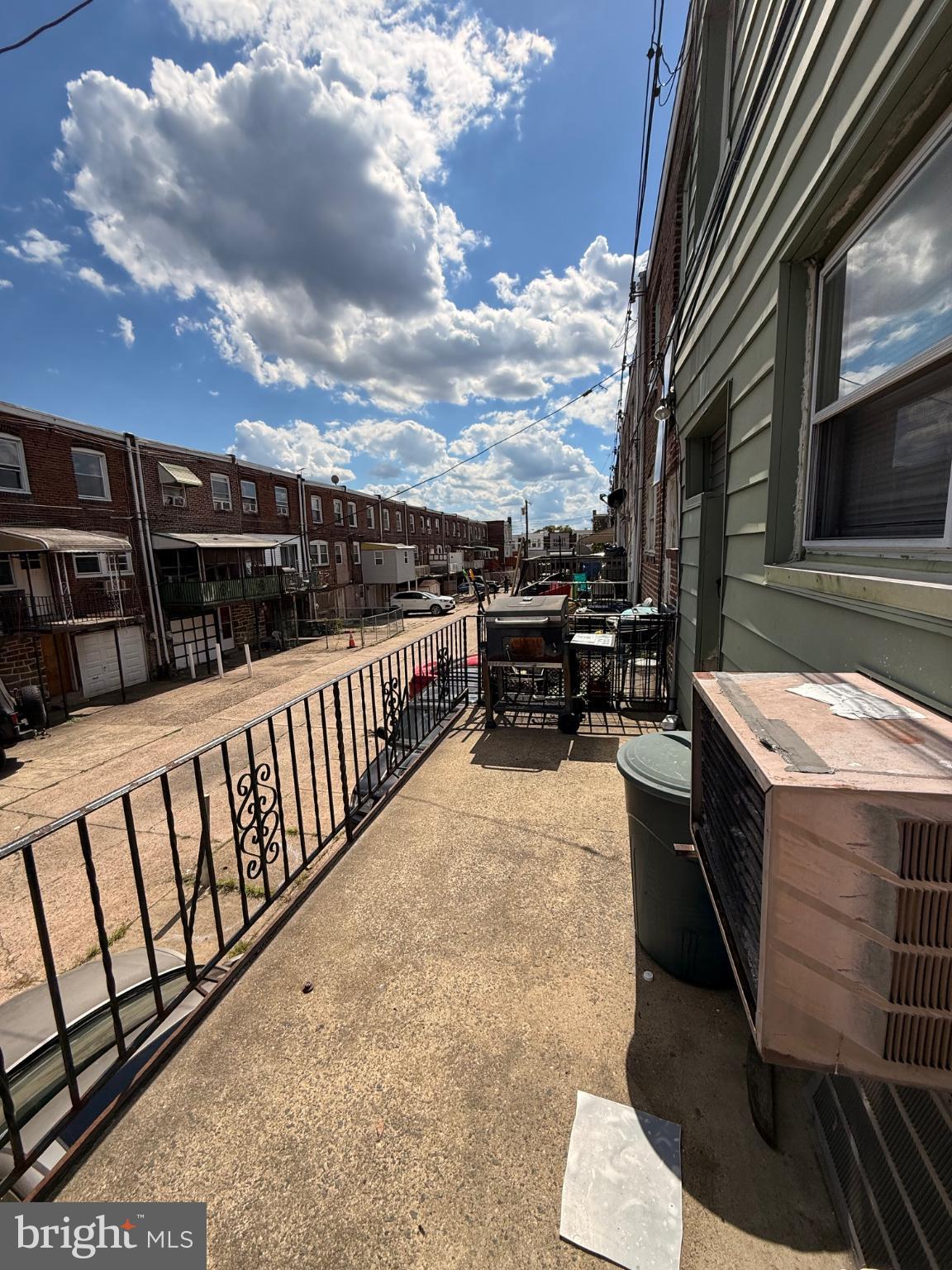 ELMWOOD PARK - Residential