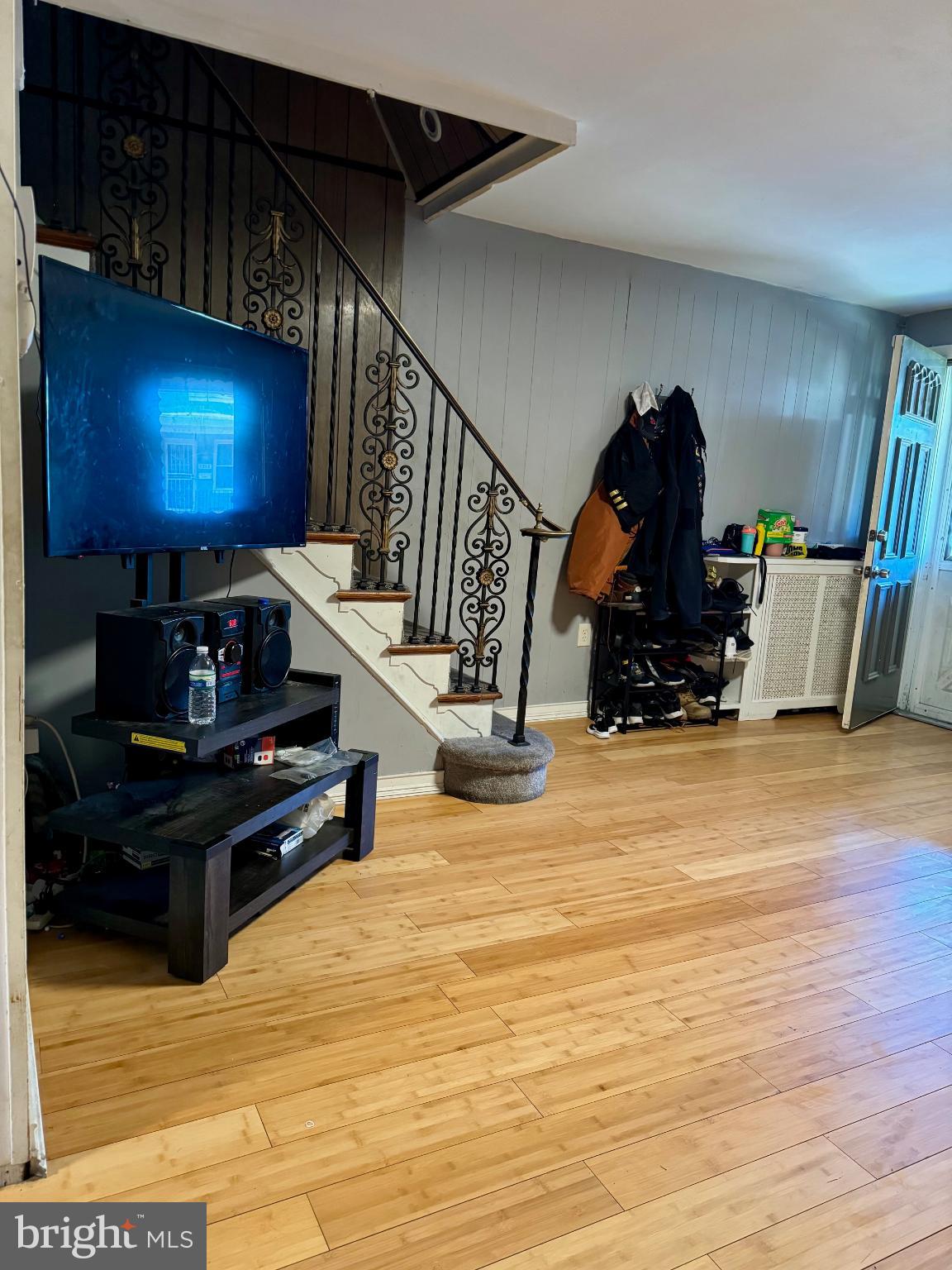 ELMWOOD PARK - Residential