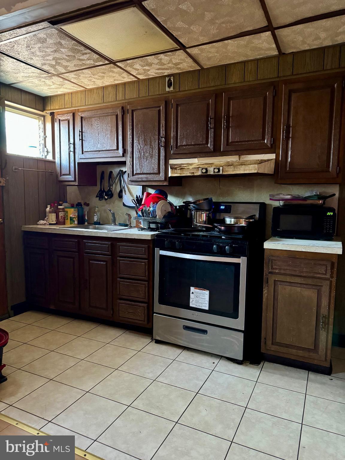 ELMWOOD PARK - Residential