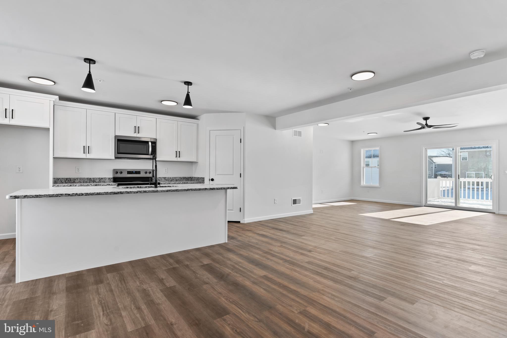 STONEGATE COMMONS - Residential Lease