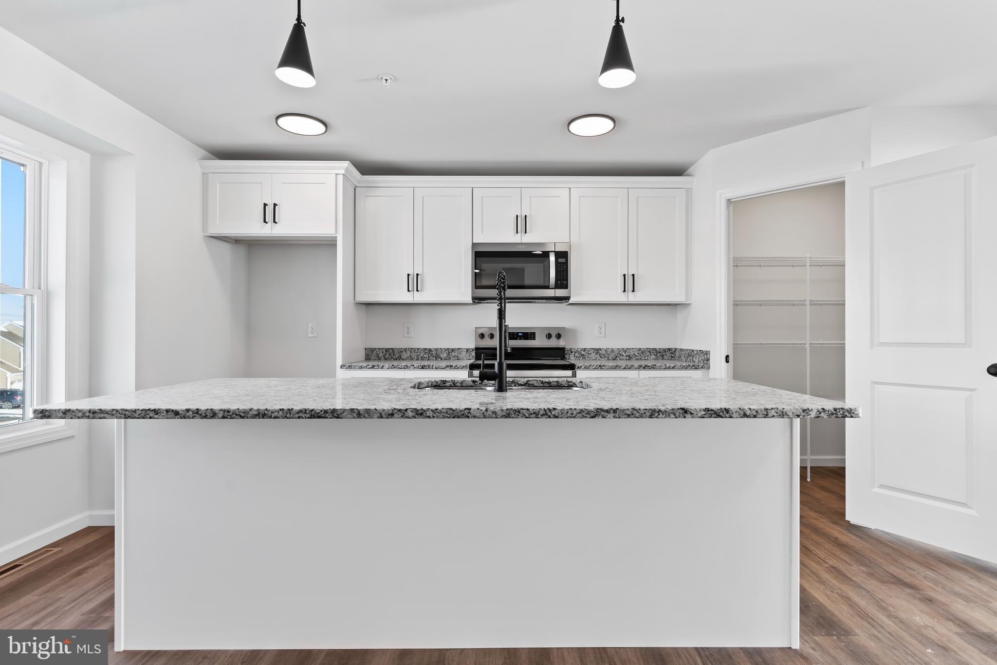 STONEGATE COMMONS - Residential Lease