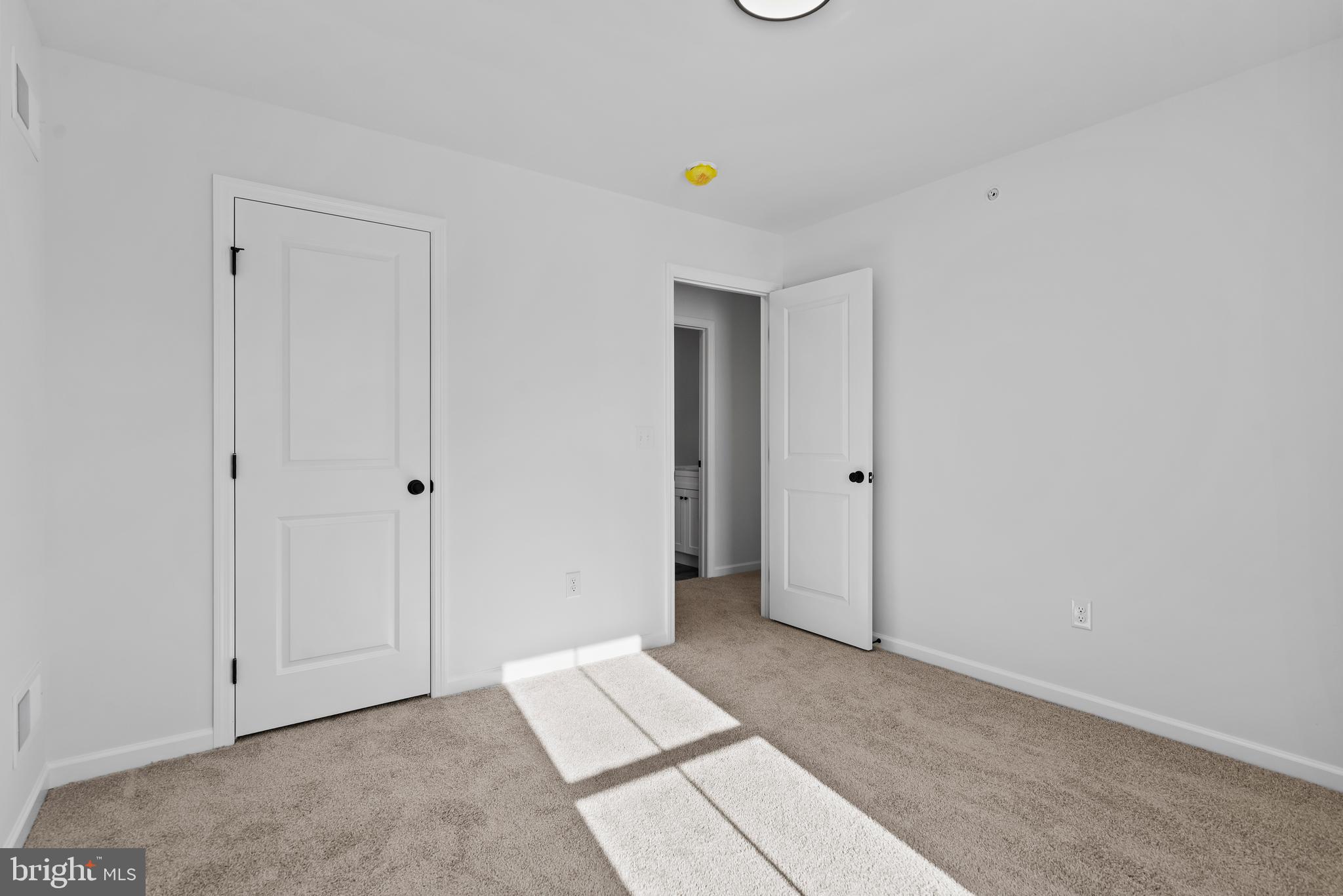 STONEGATE COMMONS - Residential Lease