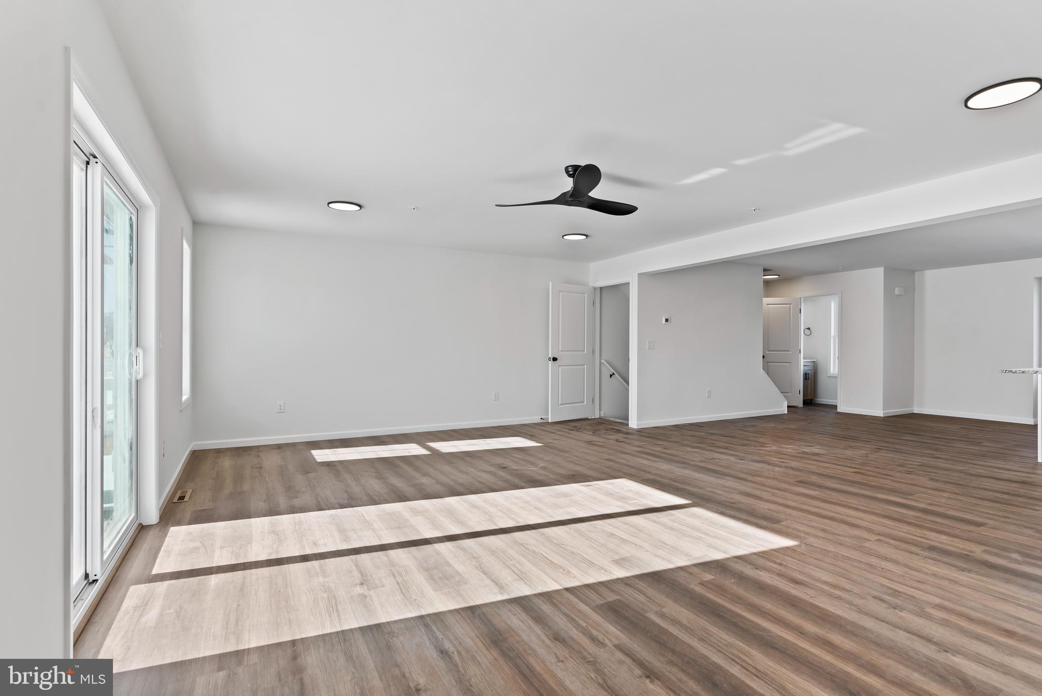 STONEGATE COMMONS - Residential Lease