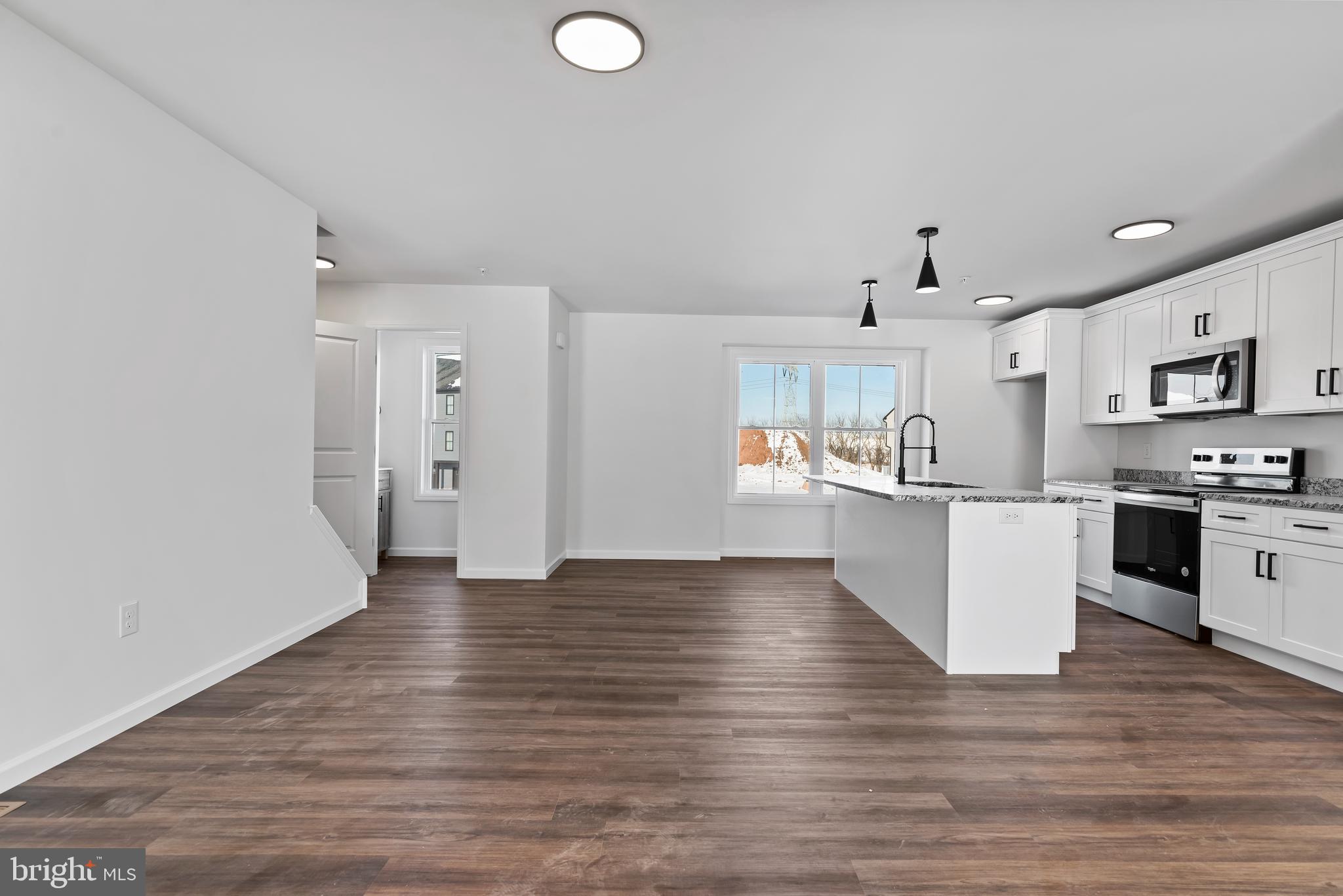 STONEGATE COMMONS - Residential Lease