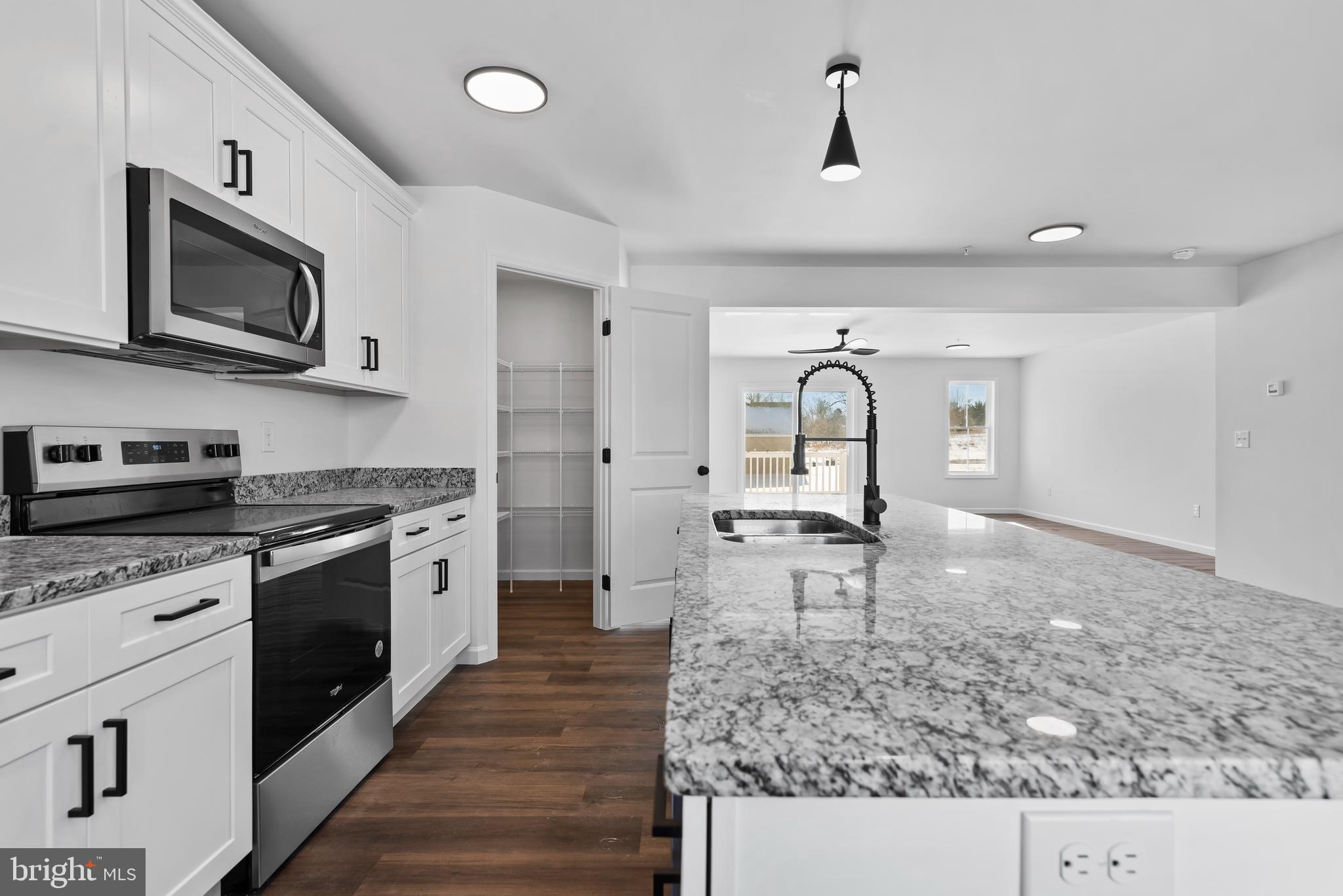 STONEGATE COMMONS - Residential Lease