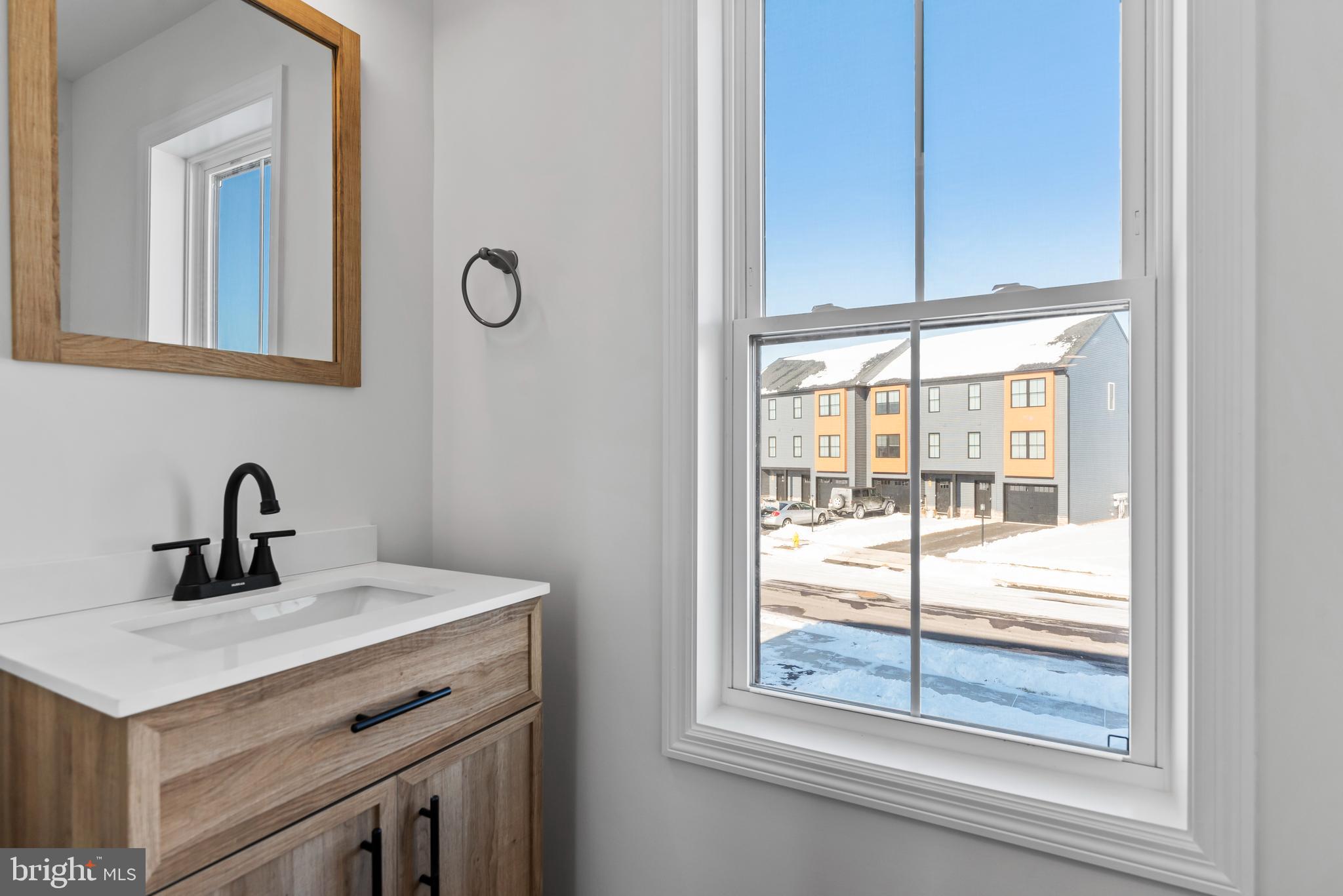 STONEGATE COMMONS - Residential Lease