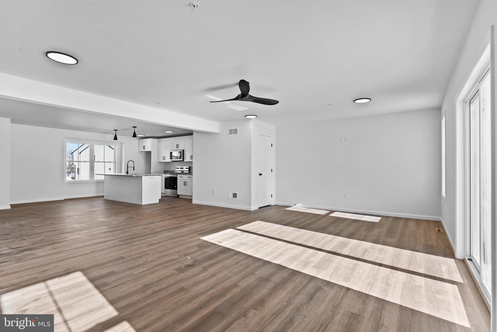 STONEGATE COMMONS - Residential Lease