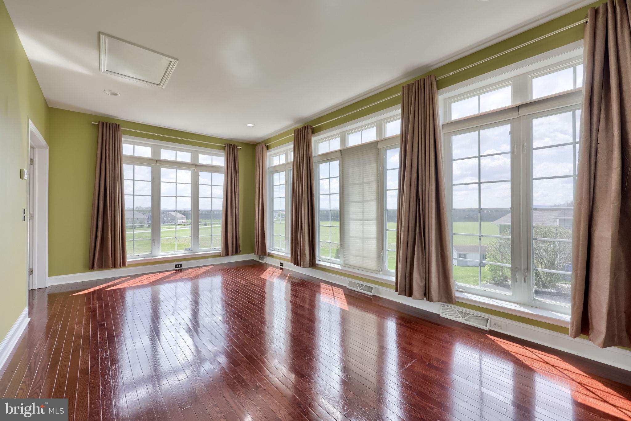 BELLA VISTA - Residential