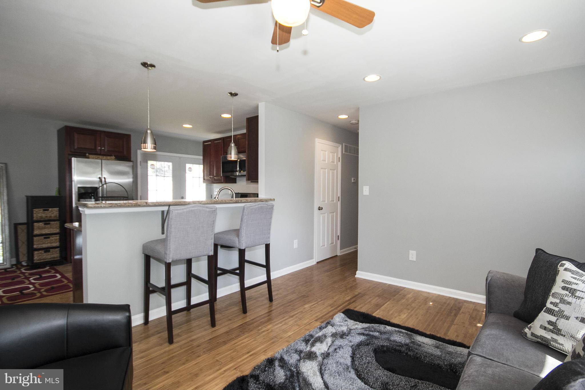 COUNTRY CLUB MANOR - Residential