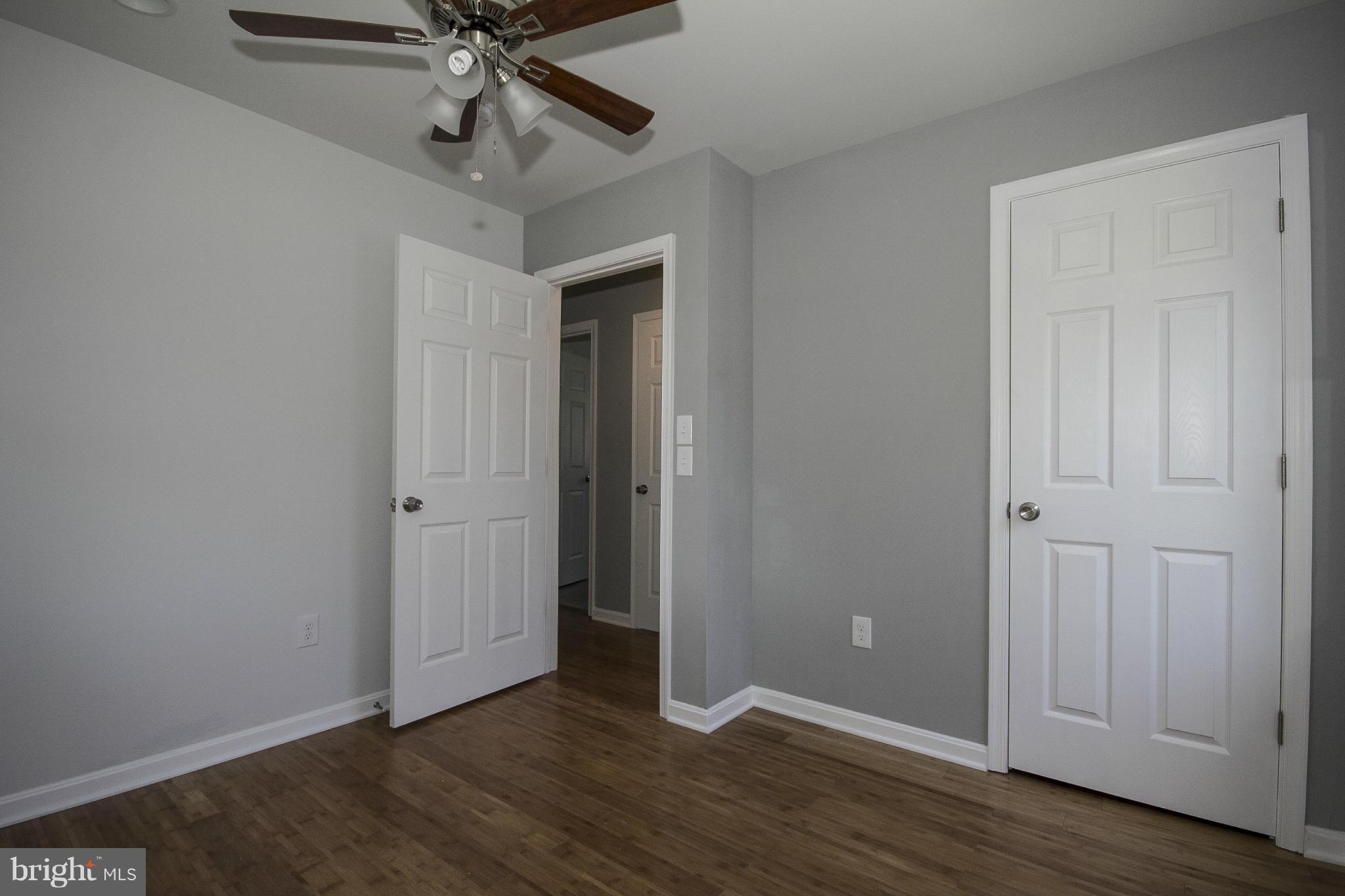 COUNTRY CLUB MANOR - Residential