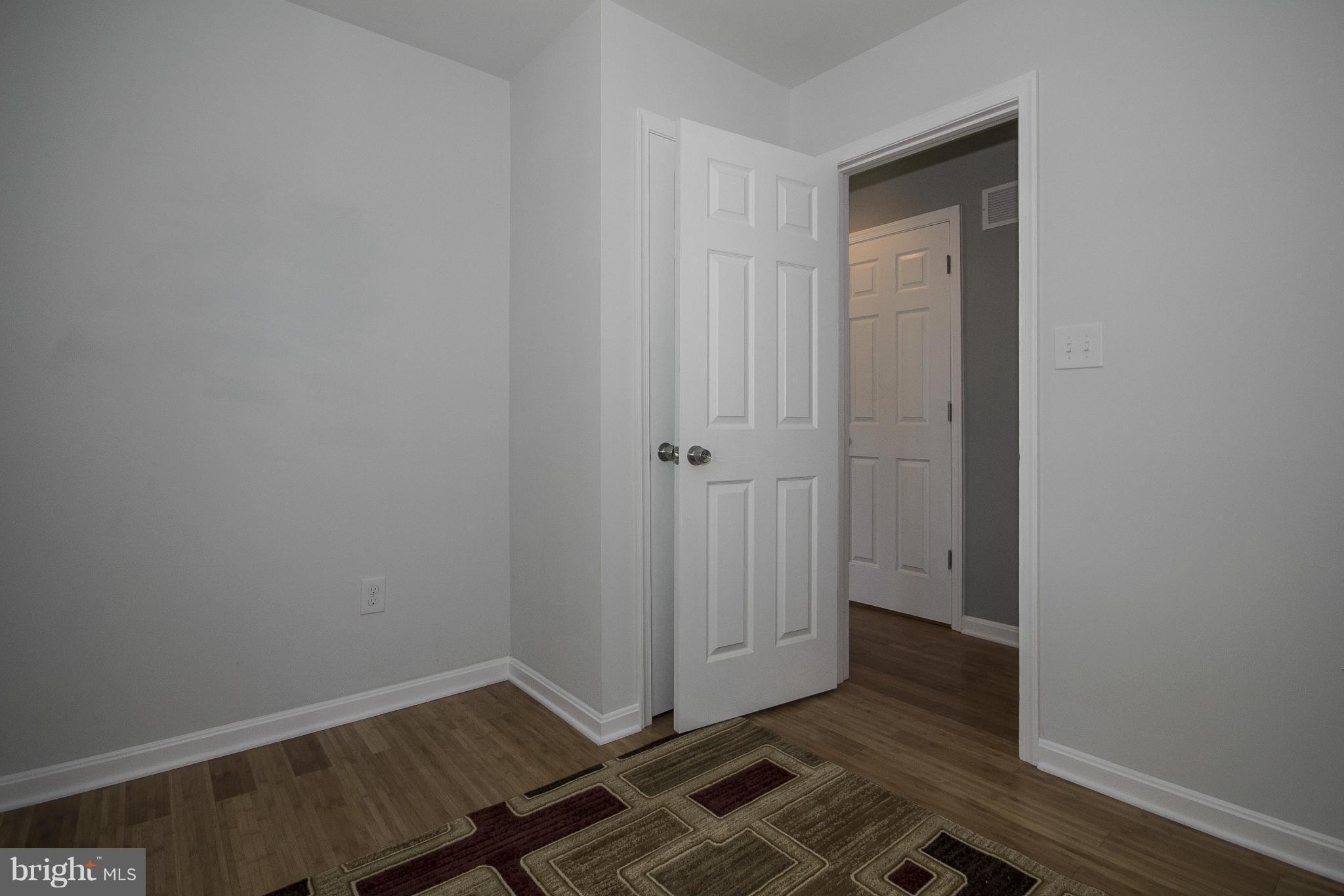 COUNTRY CLUB MANOR - Residential