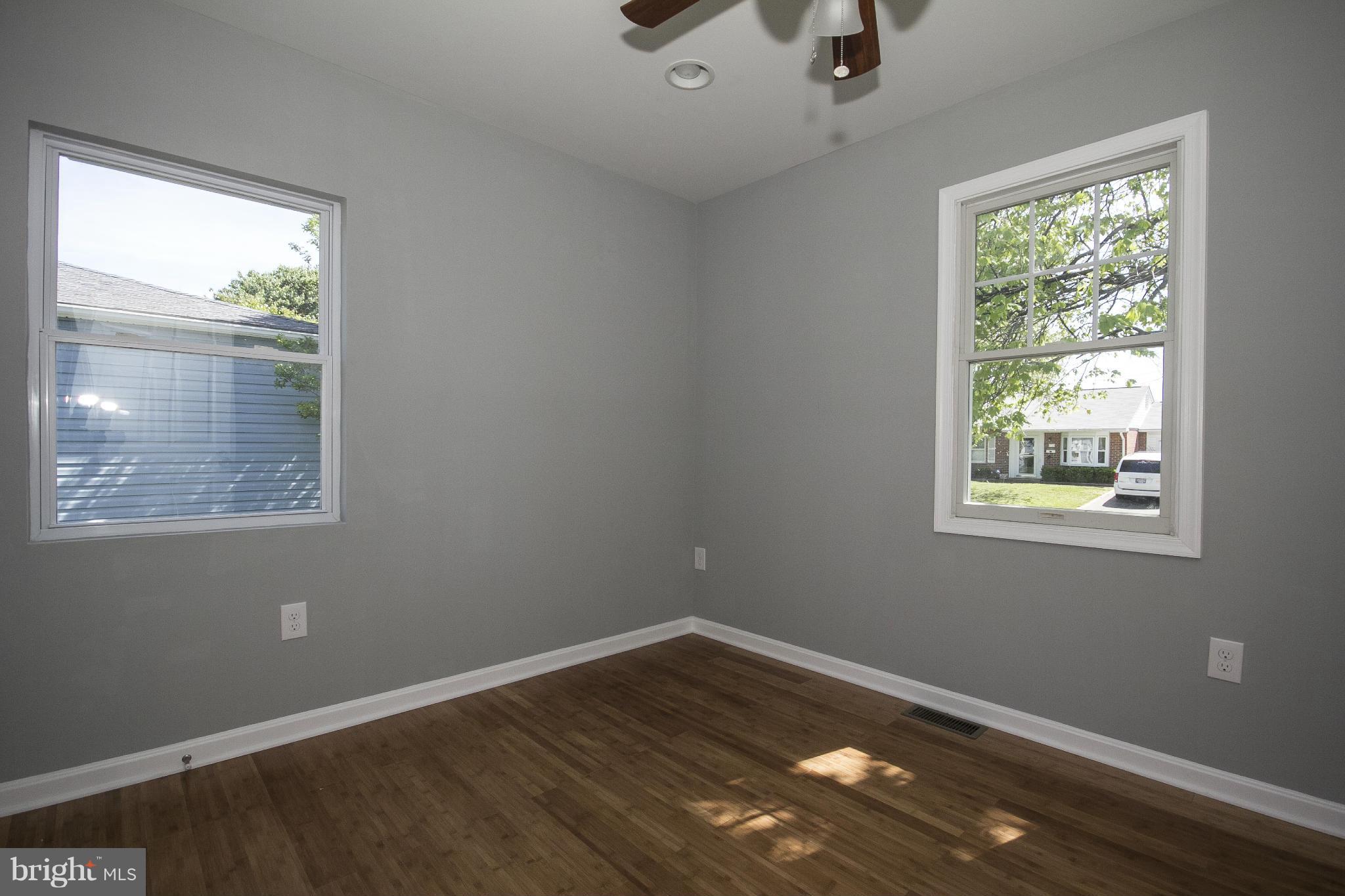 COUNTRY CLUB MANOR - Residential