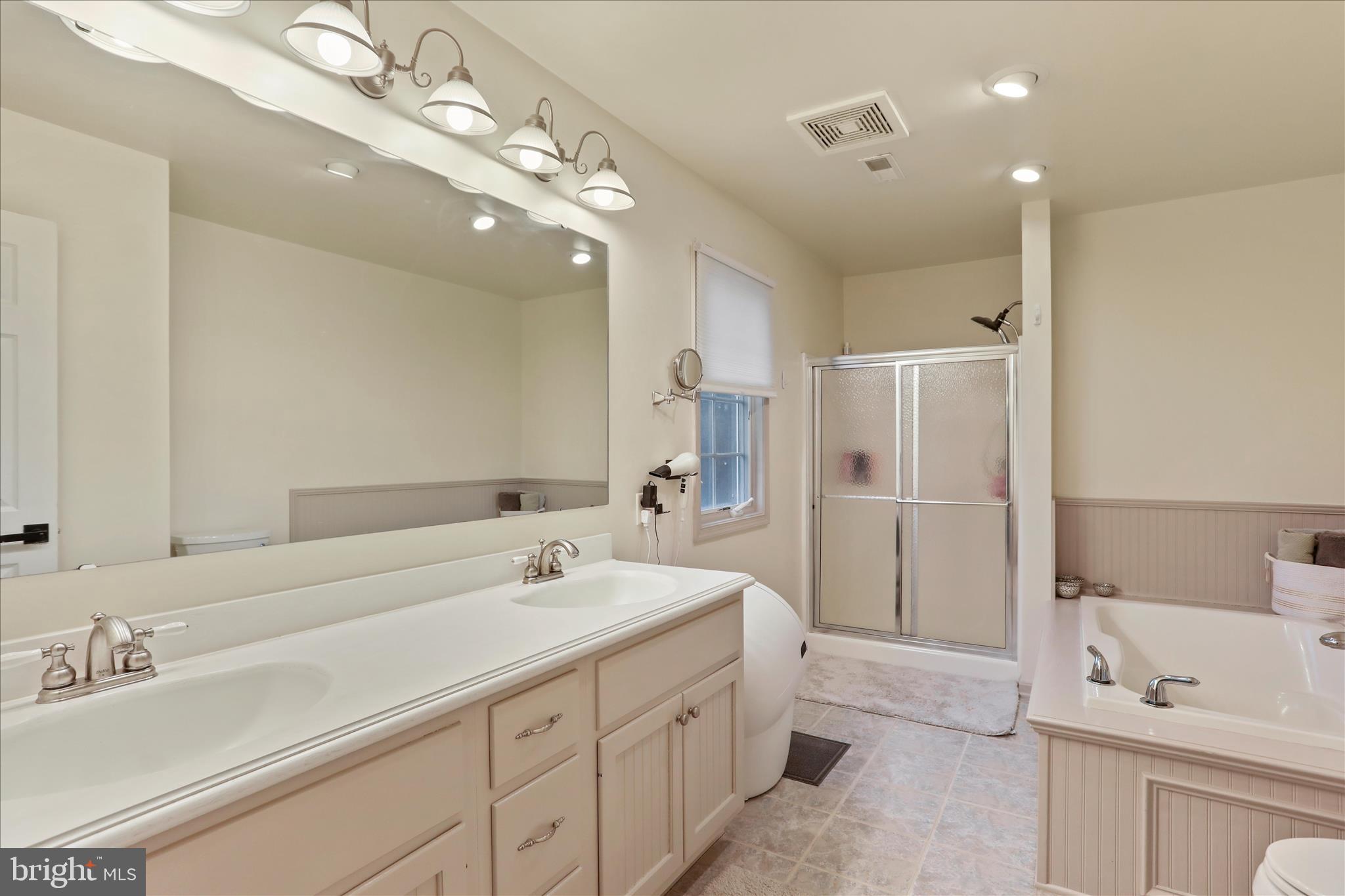 VAN LEAR MANOR - Residential