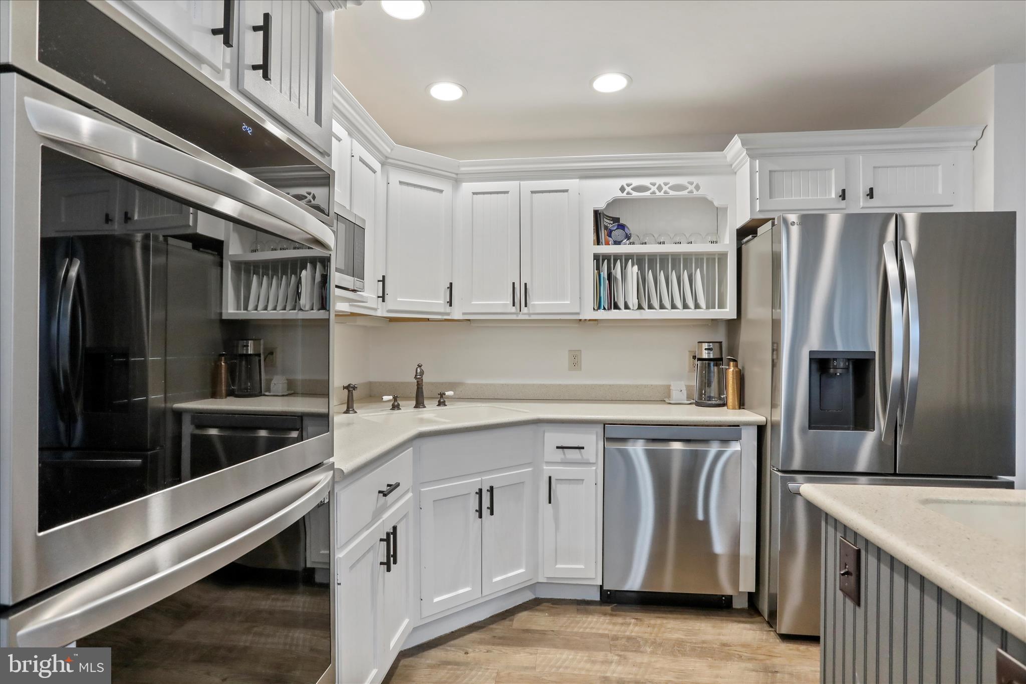 VAN LEAR MANOR - Residential