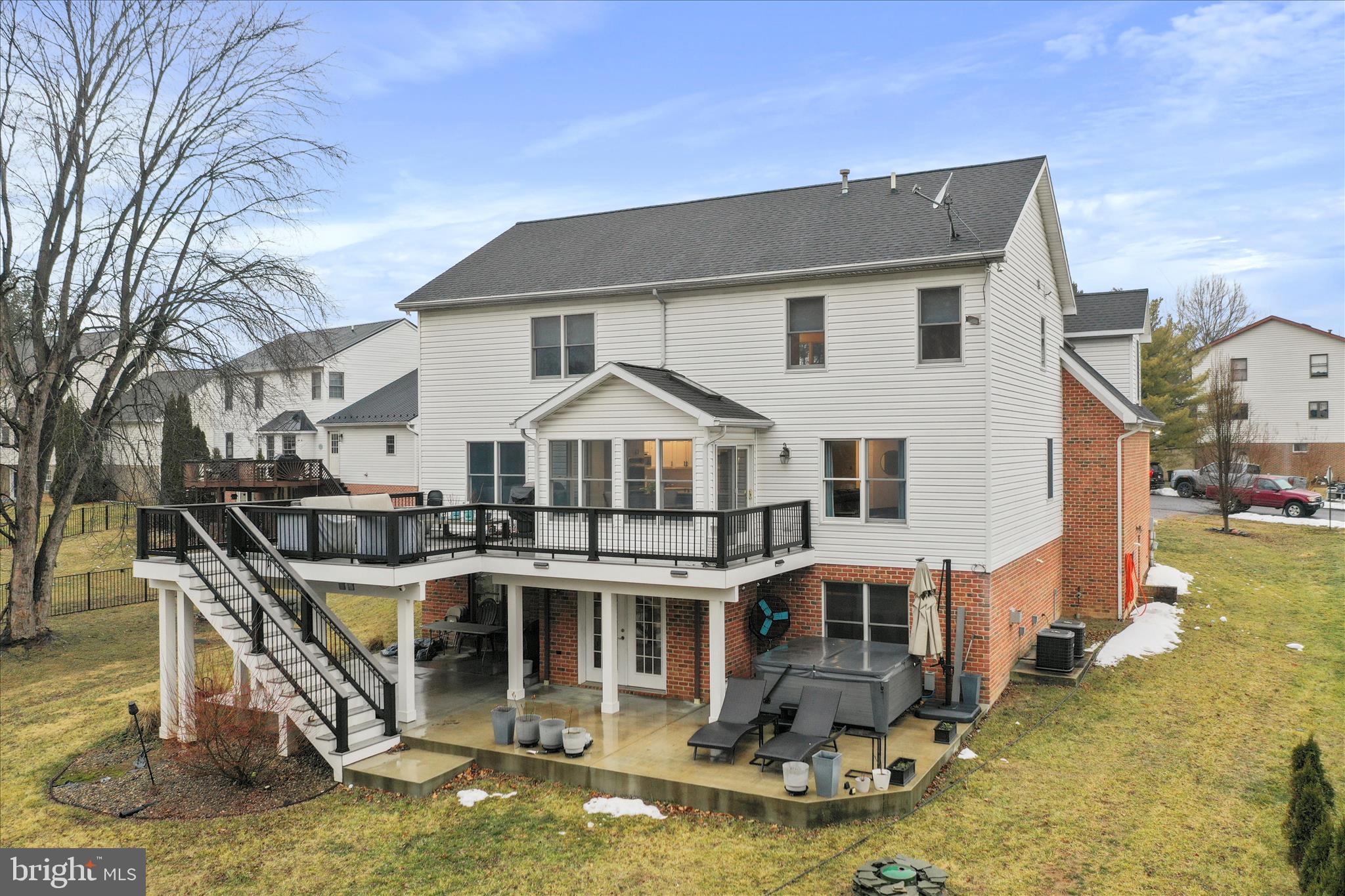 VAN LEAR MANOR - Residential