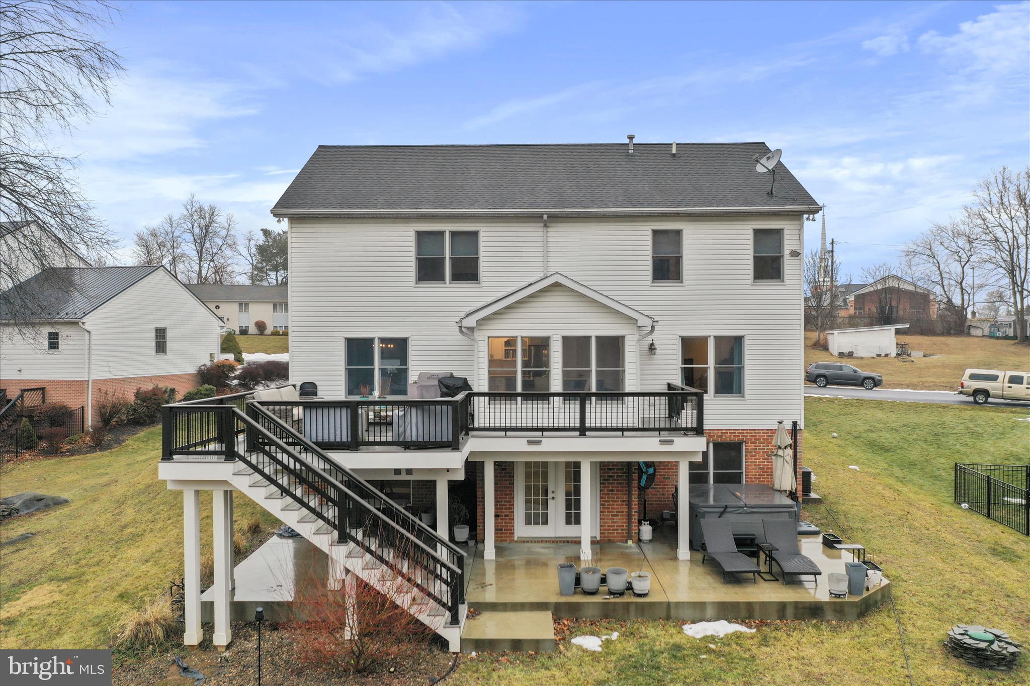 VAN LEAR MANOR - Residential