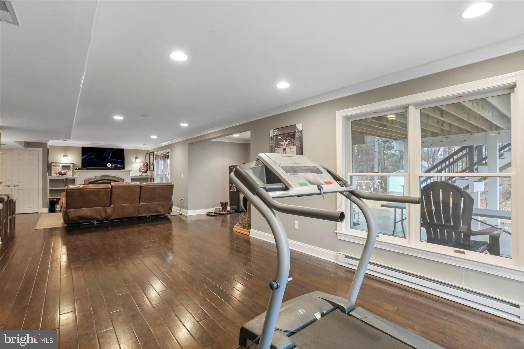 VAN LEAR MANOR - Residential