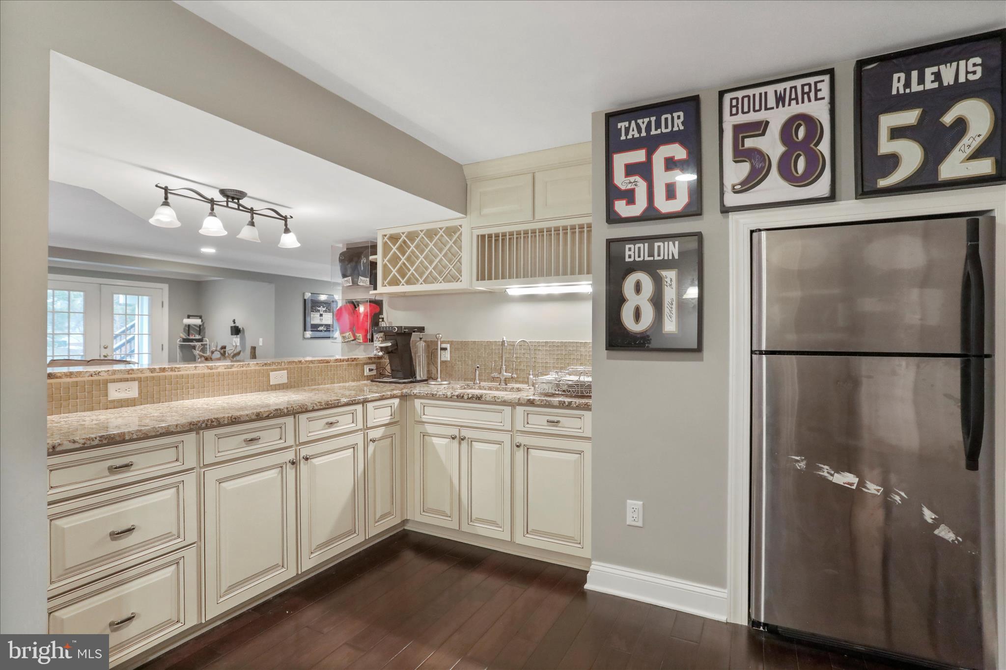 VAN LEAR MANOR - Residential