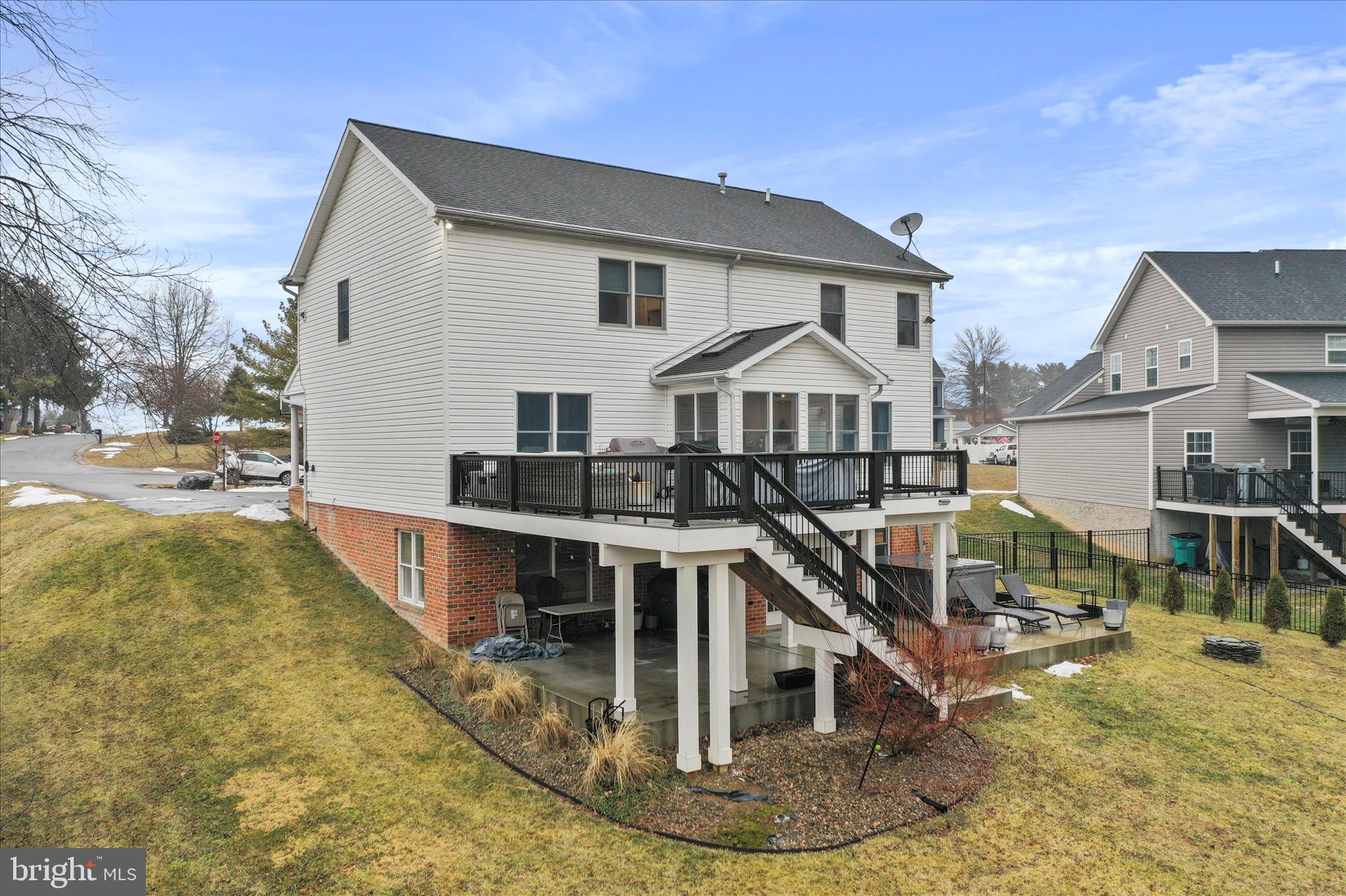 VAN LEAR MANOR - Residential