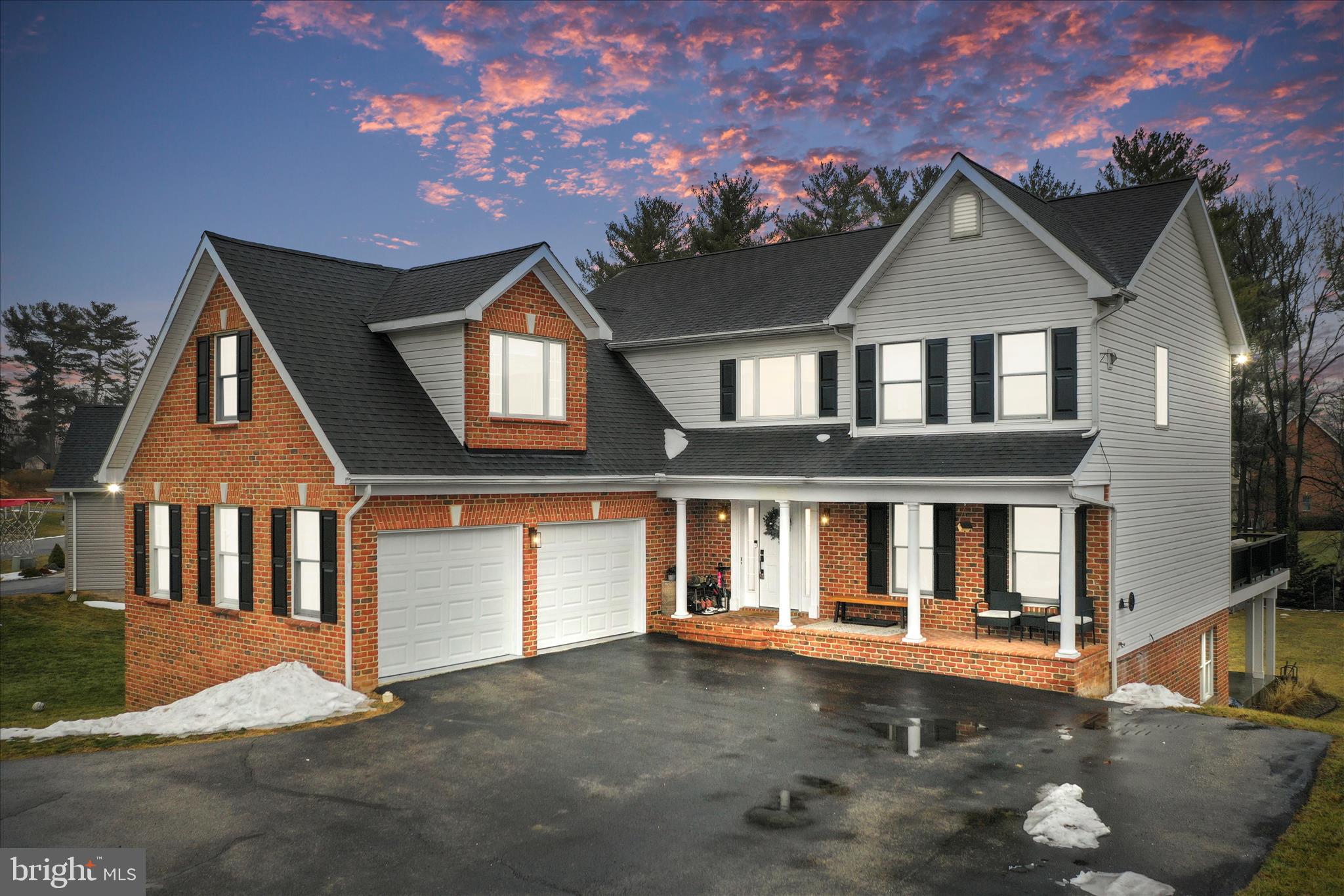 VAN LEAR MANOR - Residential