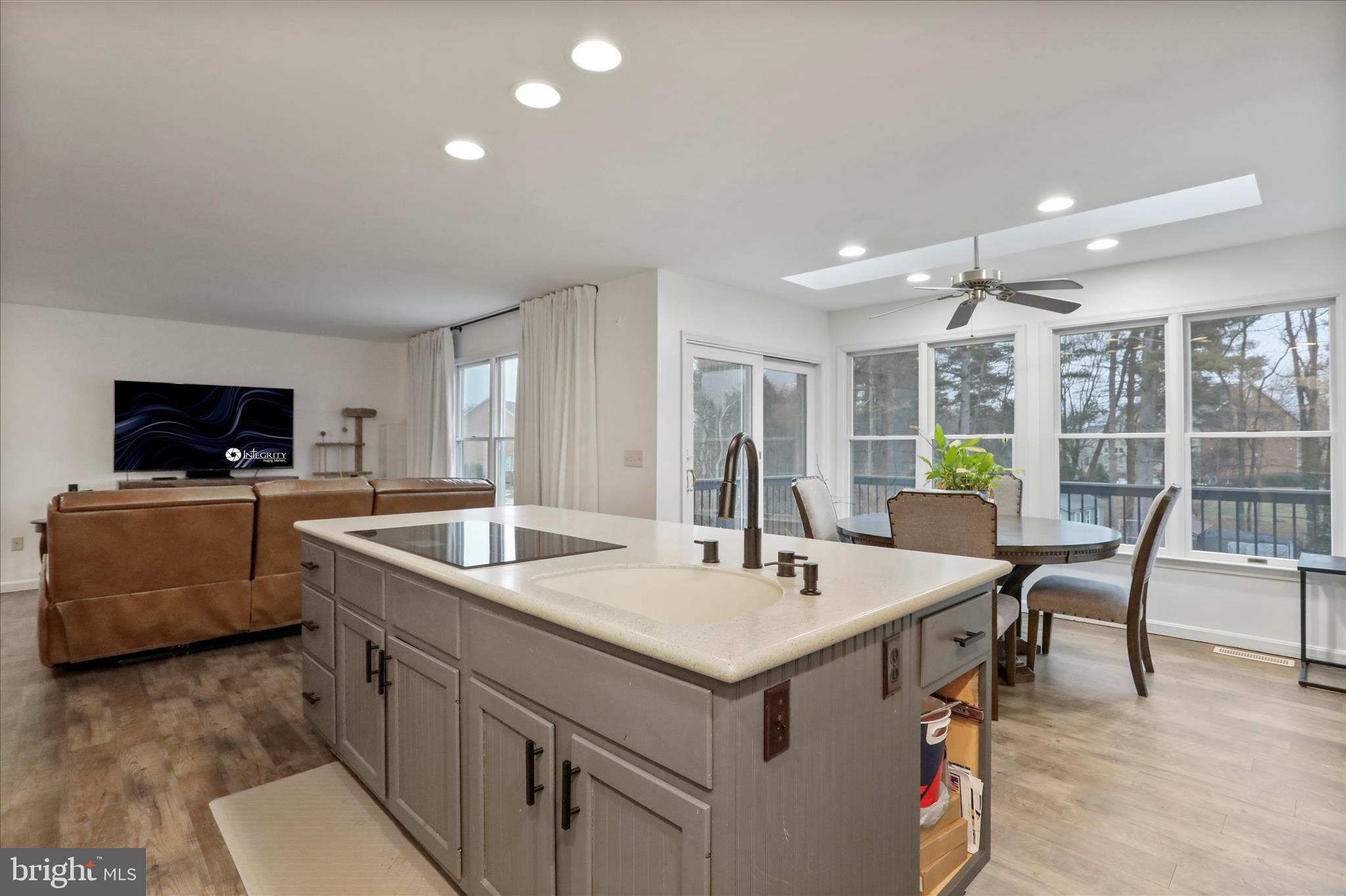 VAN LEAR MANOR - Residential