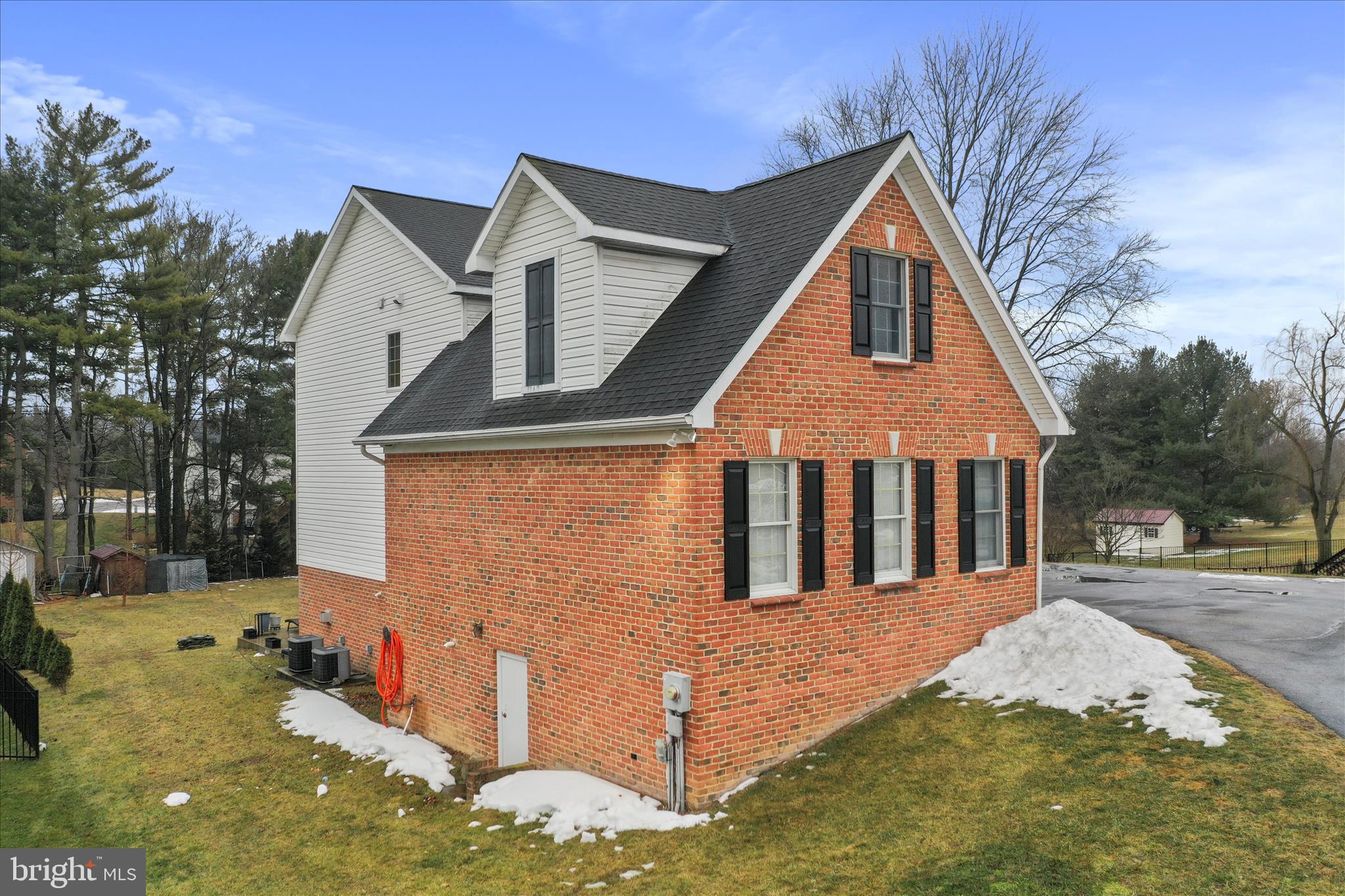 VAN LEAR MANOR - Residential