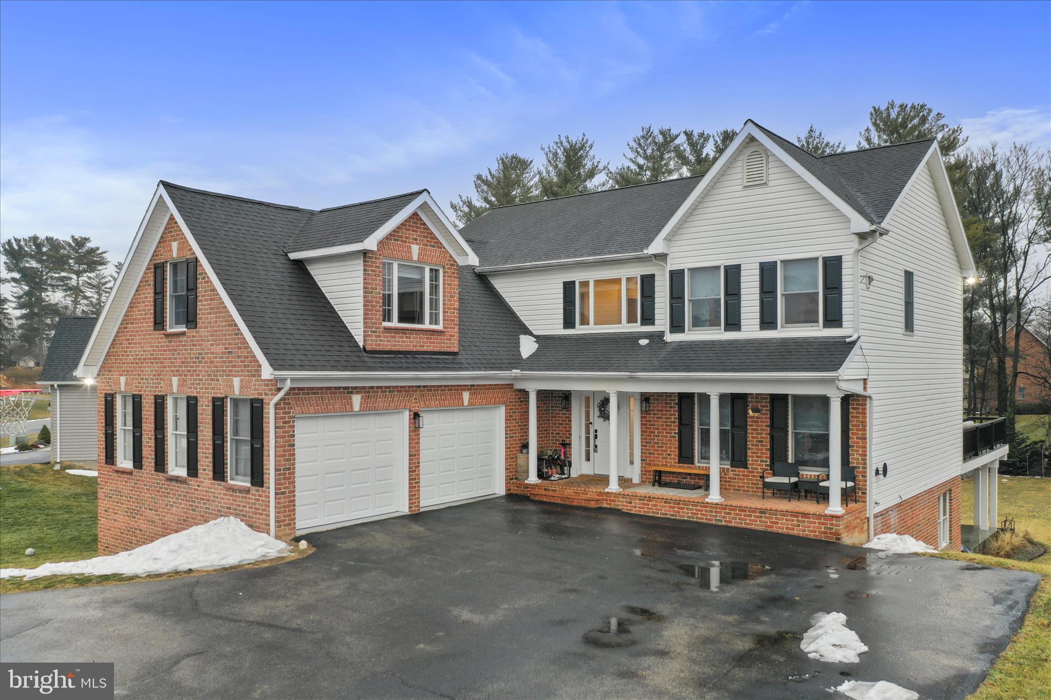 VAN LEAR MANOR - Residential