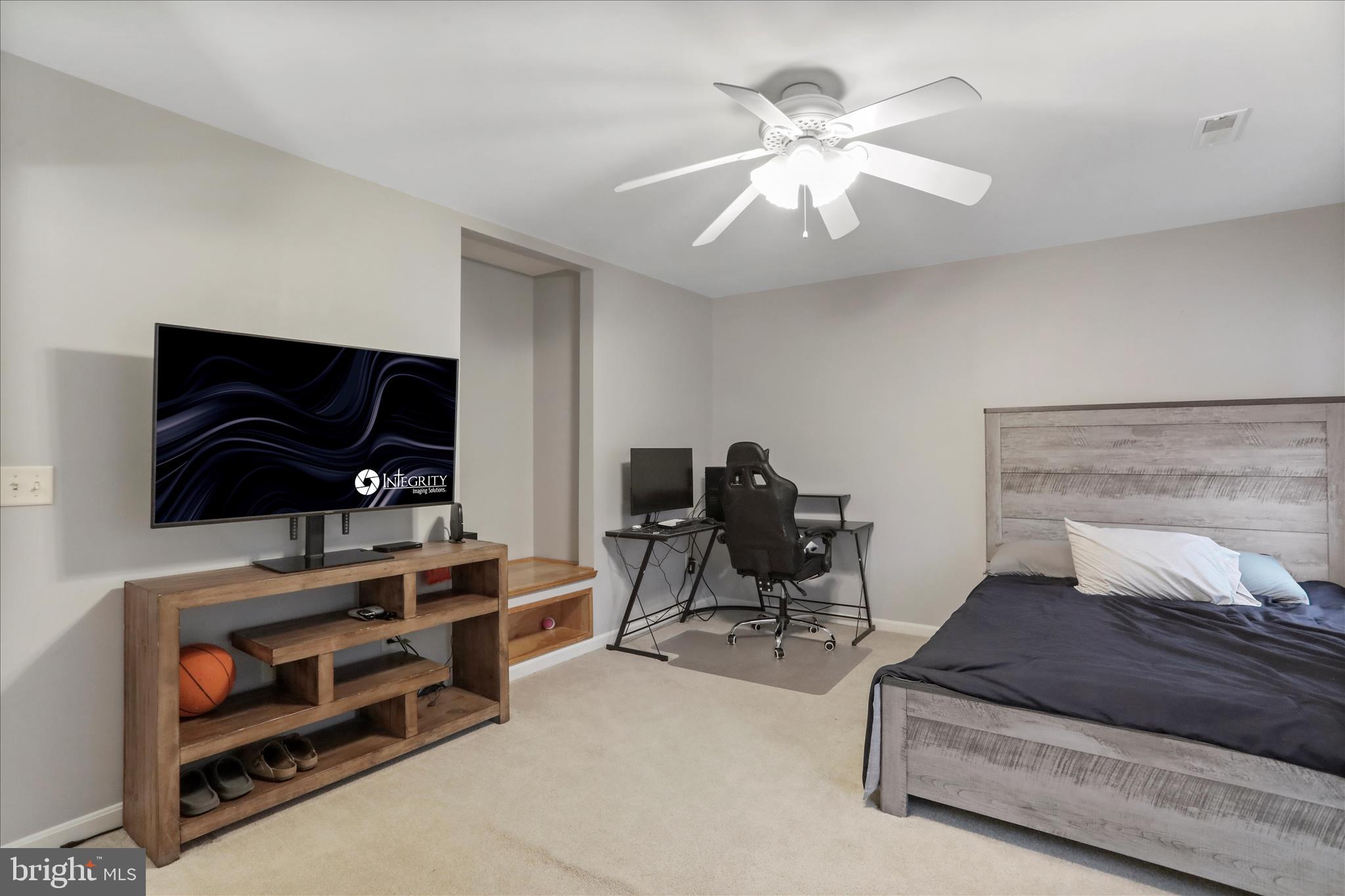 VAN LEAR MANOR - Residential