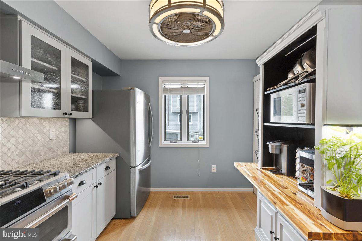 BAYCREST - Residential